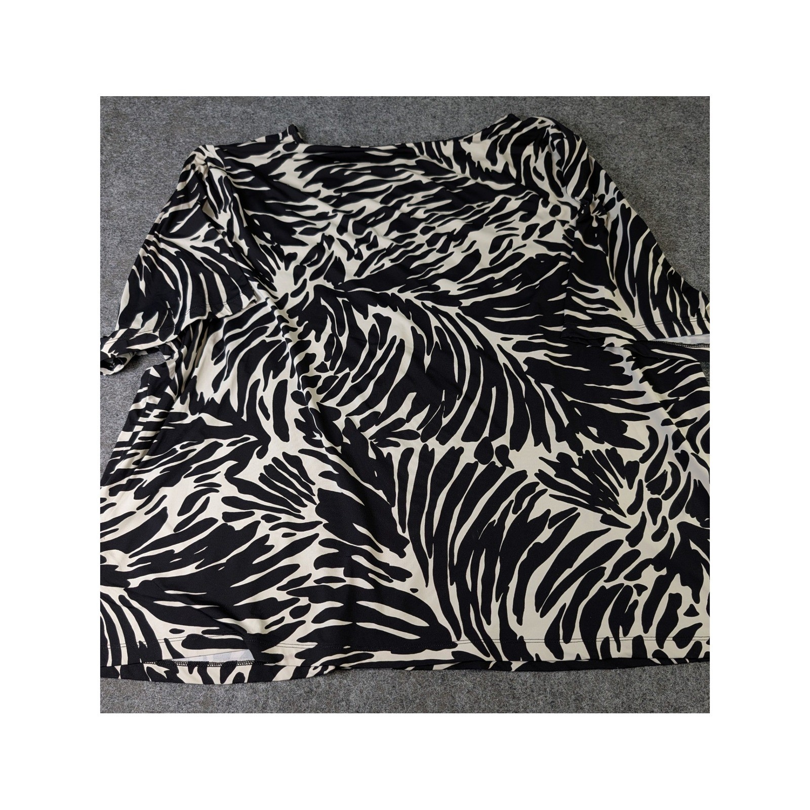 Lands End Womens 3X 24W-26W Swim Tee Rash Guard Black Ivory Abstract Zebra Print