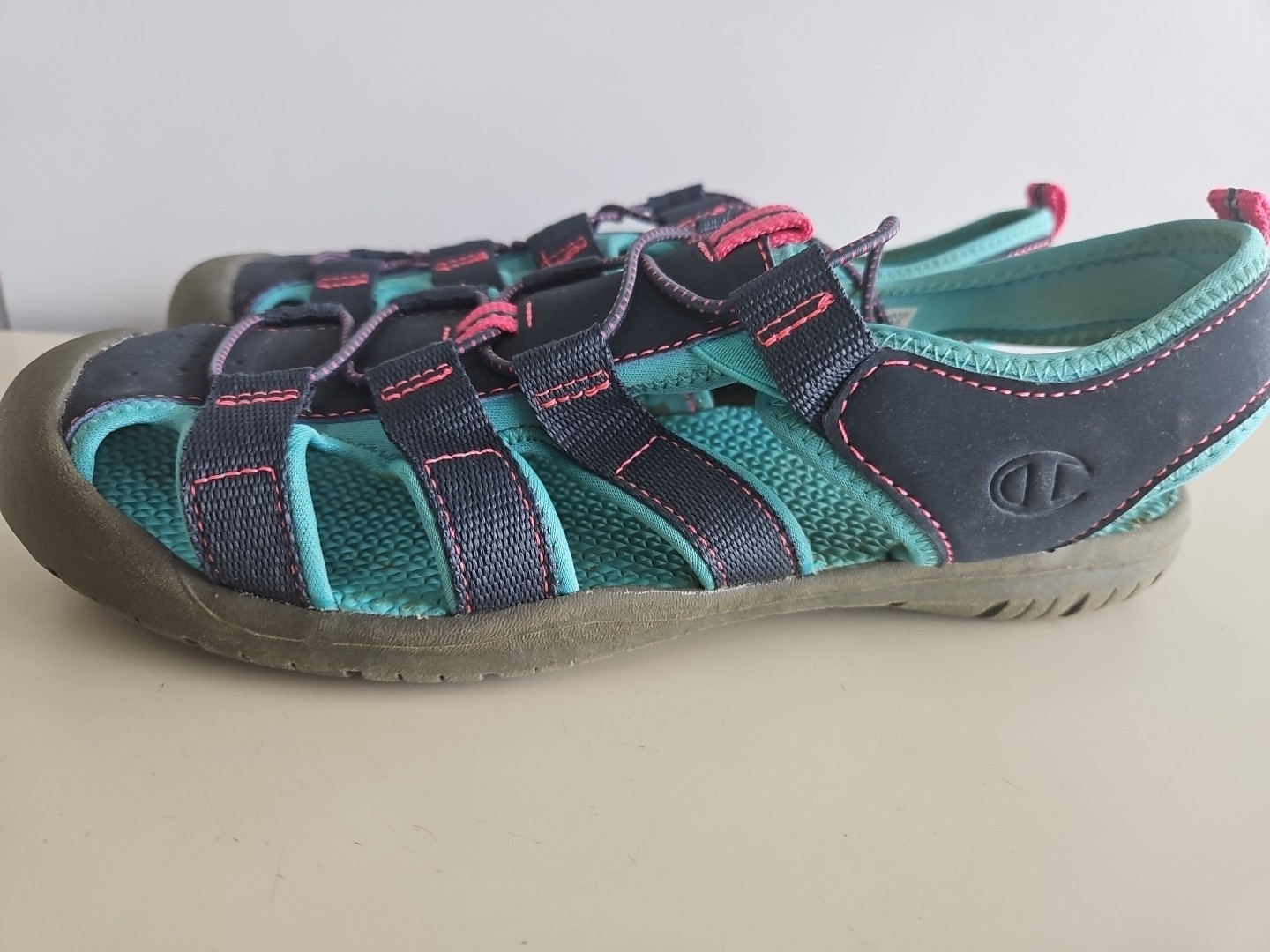 Champion Women’s Water Hiking Shoe Sandal Closed Toe Size 5.5 Bungee Closure