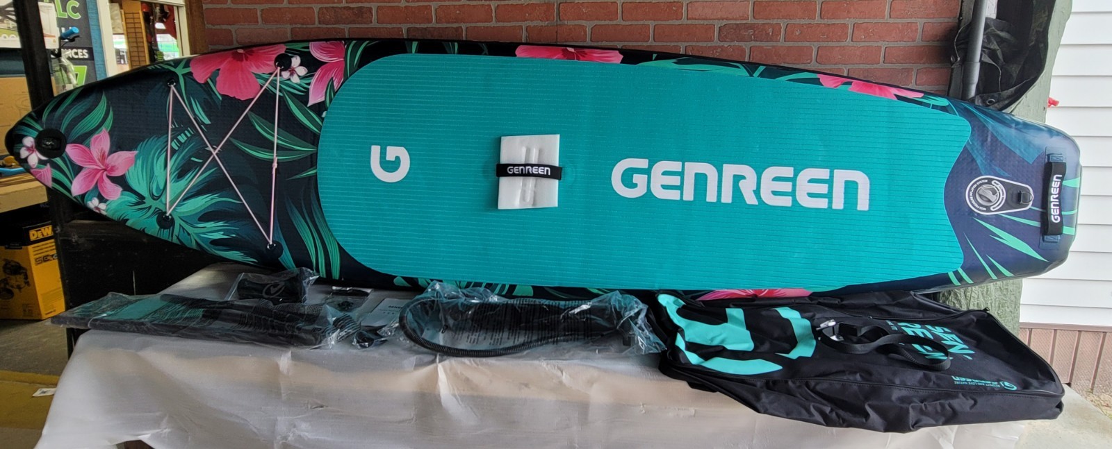Genreen 11-Ft Inflatable Stand Up Paddleboard with Accessories -SUP