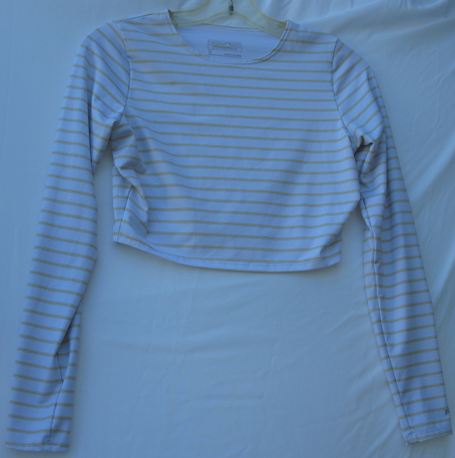 Patagonia Swell Seeker cropped rash guard shirt (style 71840) women’s size small