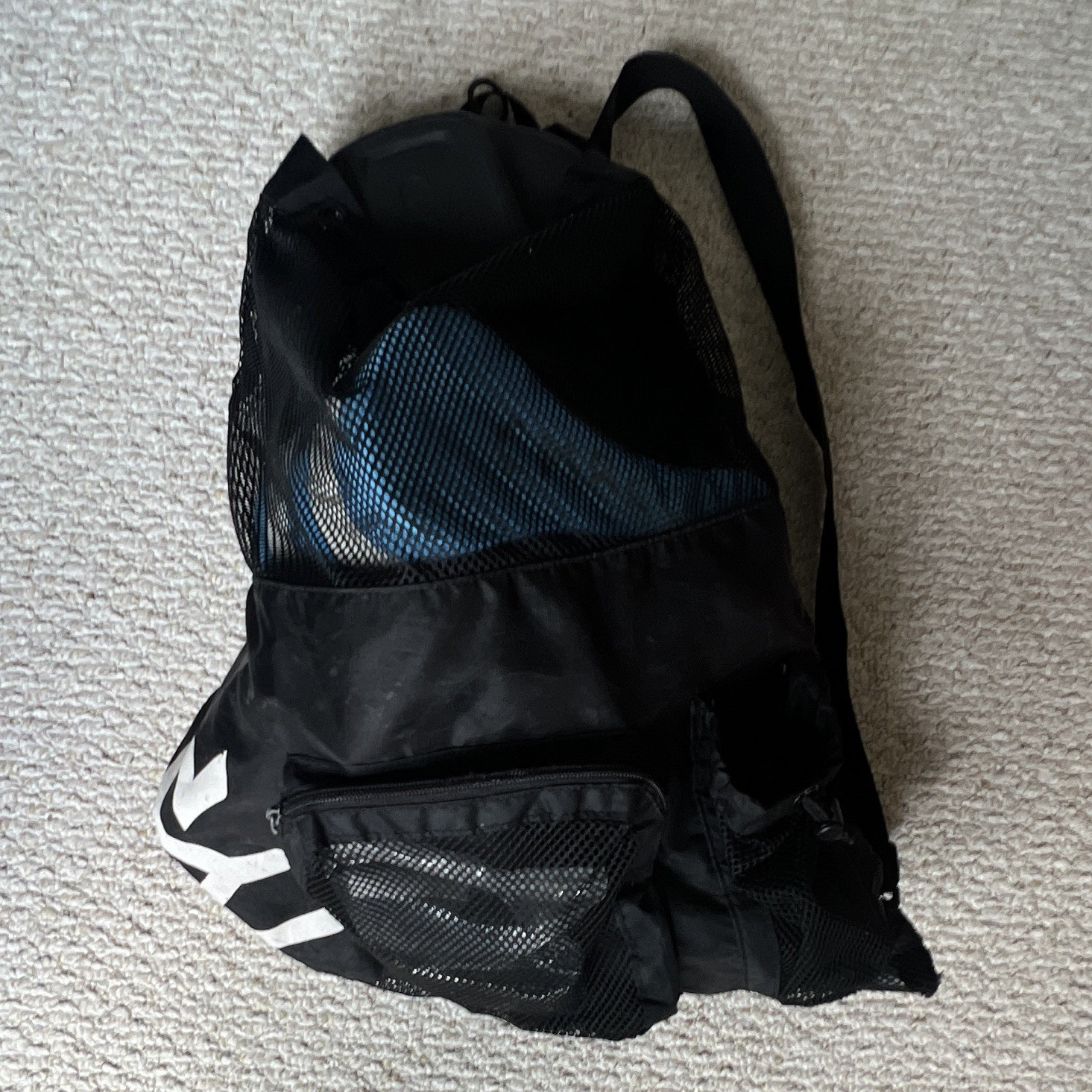 Meshbag w’ swim equipment (Fins, Pool Buoy, Snorkel, Parachute, Board, Paddles)