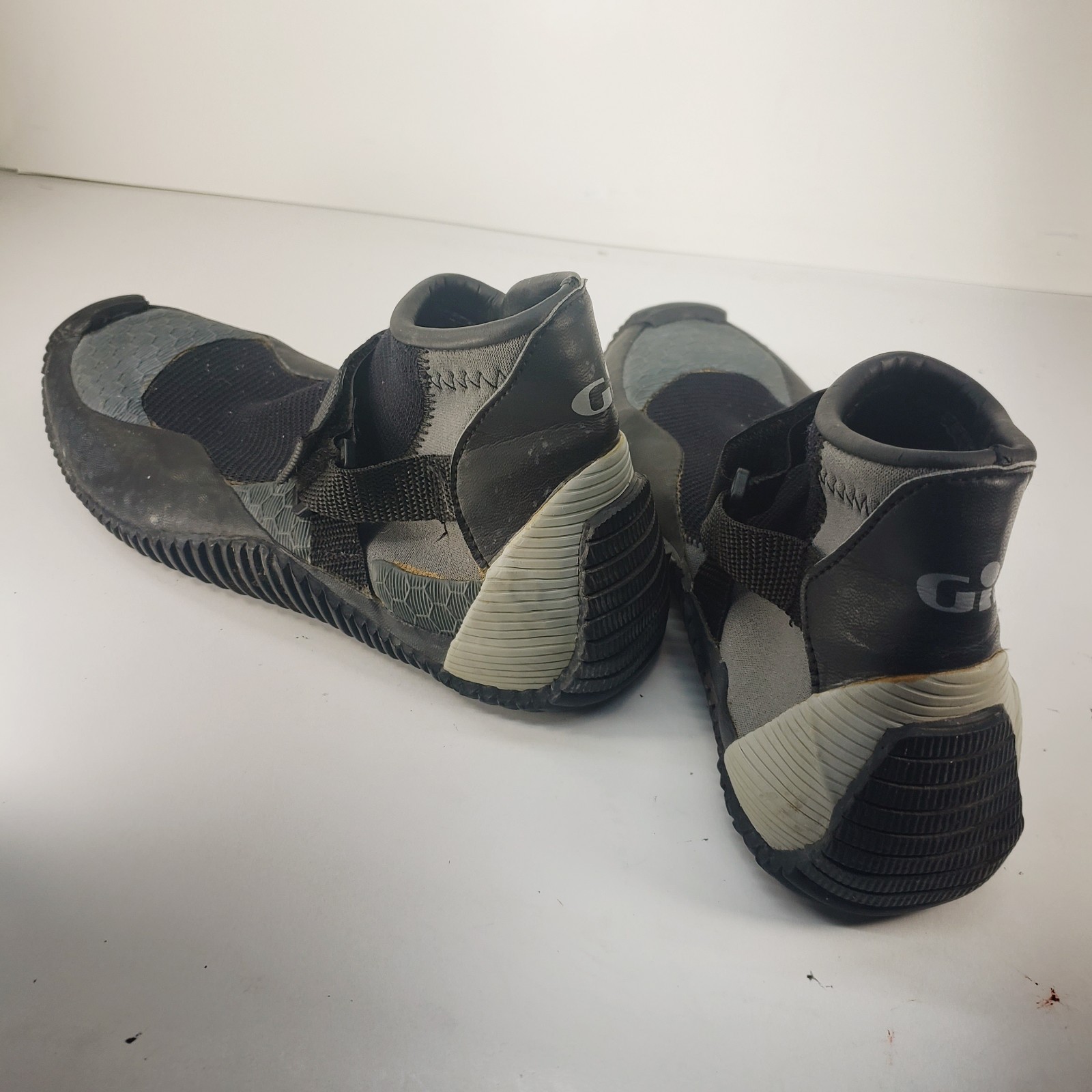 Gill Dinghy Sailing Wading Booties Black Gray Neoprene Shoes Men 7.5-8M HookLoop