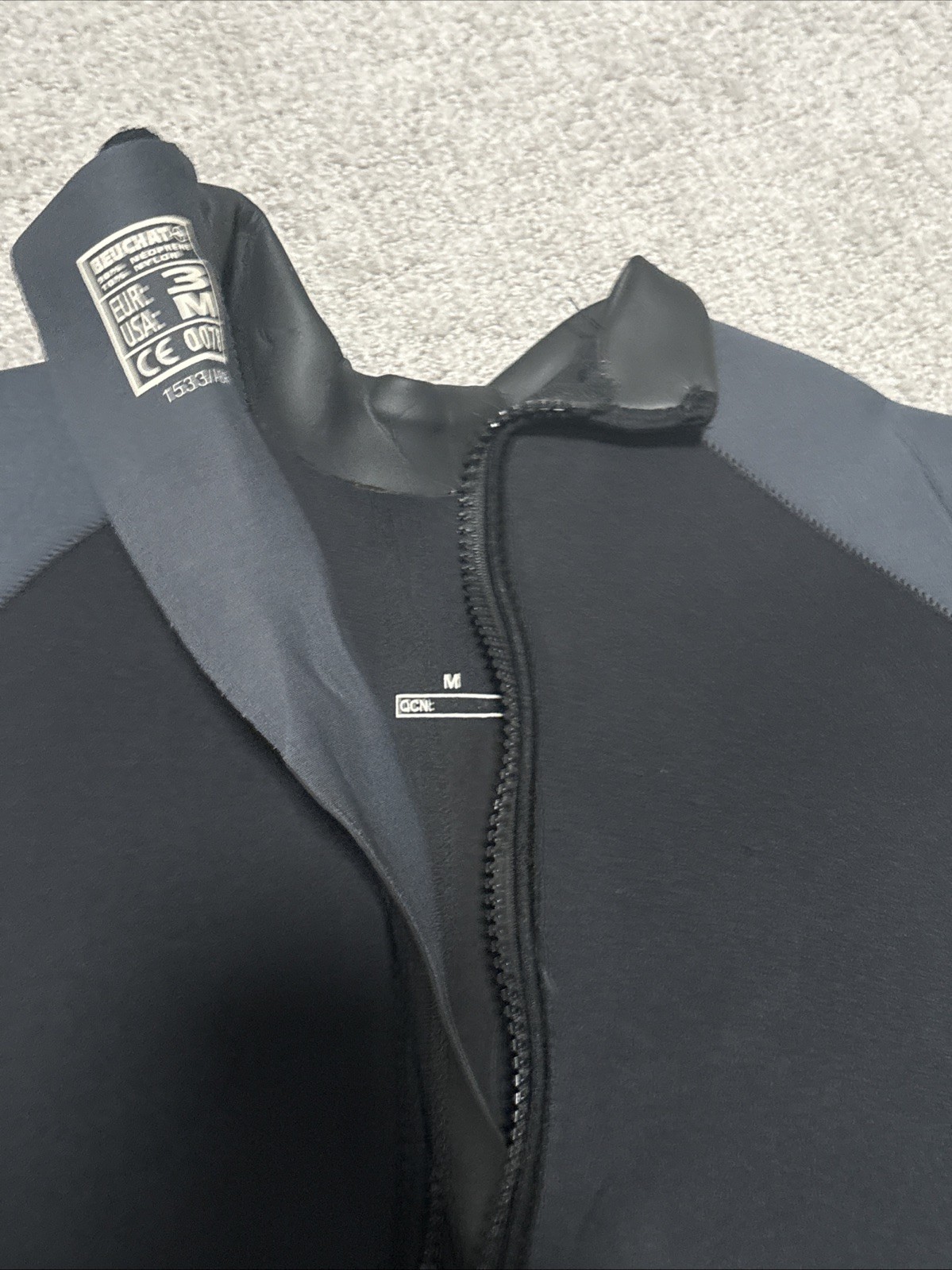 Beuchat brand men’s black & gray full-length neoprene wetsuit Size Medium