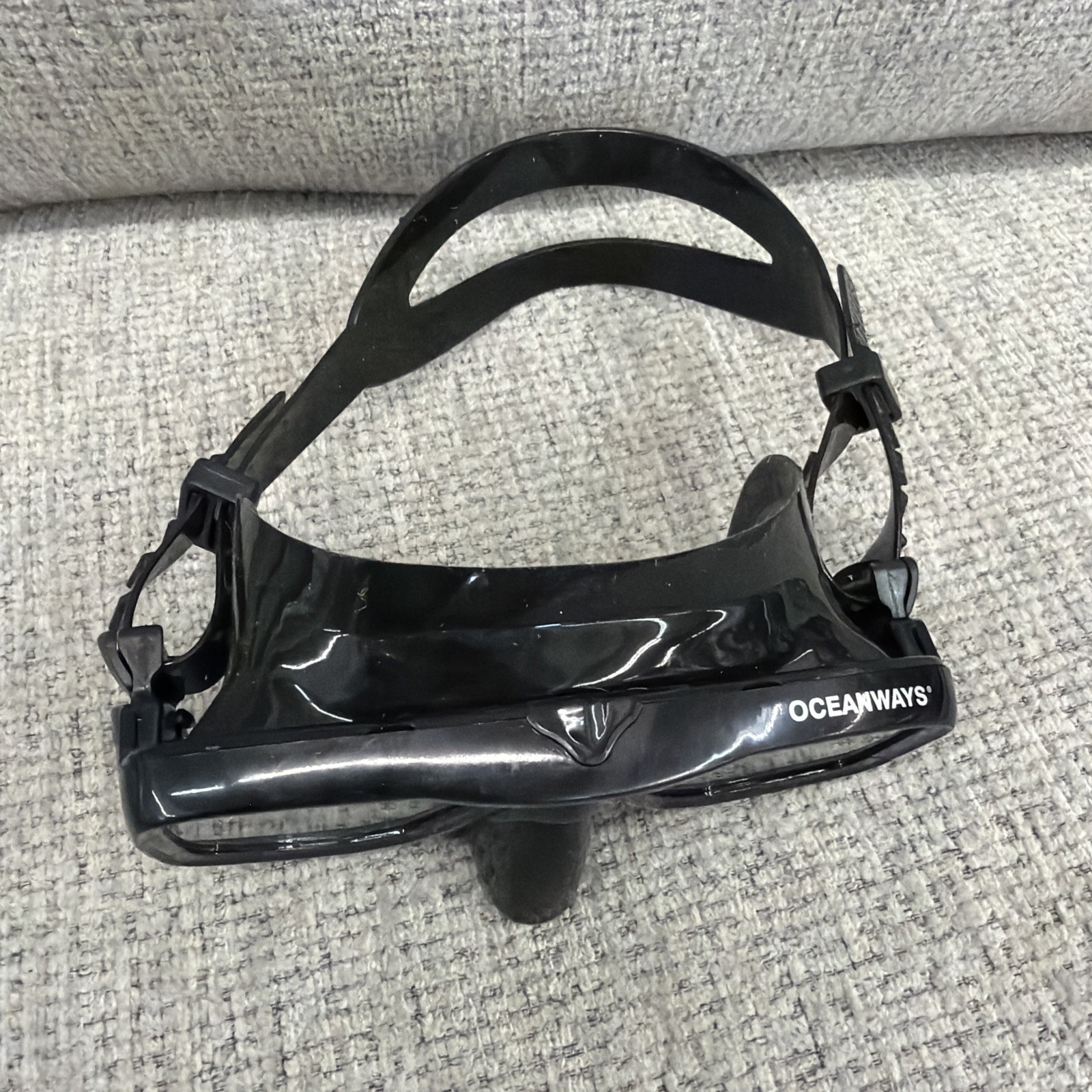 Oceanways Tempered Glass Scuba Diving Mask Black Silicone Dual Lens Snorkel