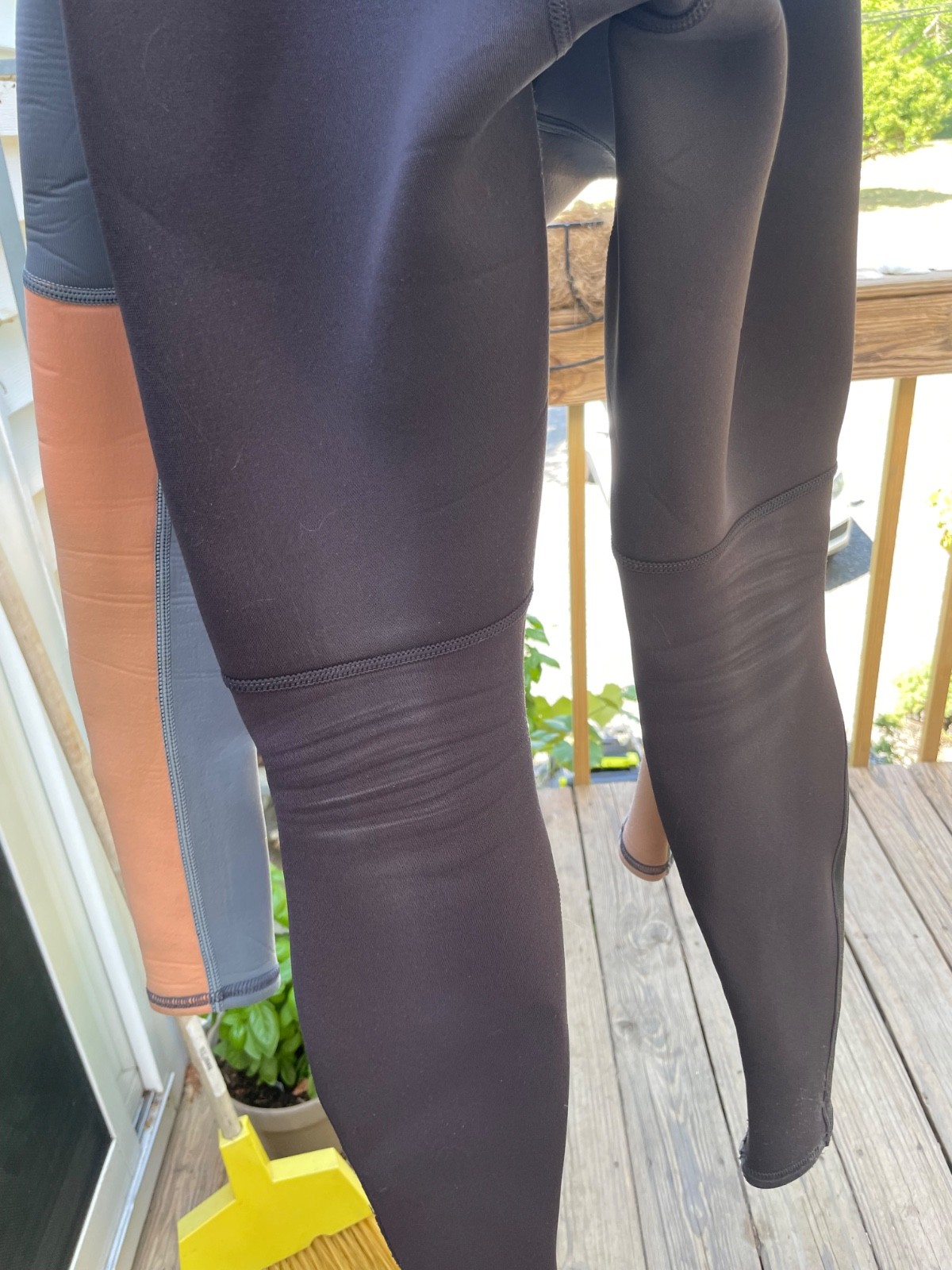 Roxy 3/2 Prologue Women Size 4 Full Zip Wetsuit Black Back Coral Grey