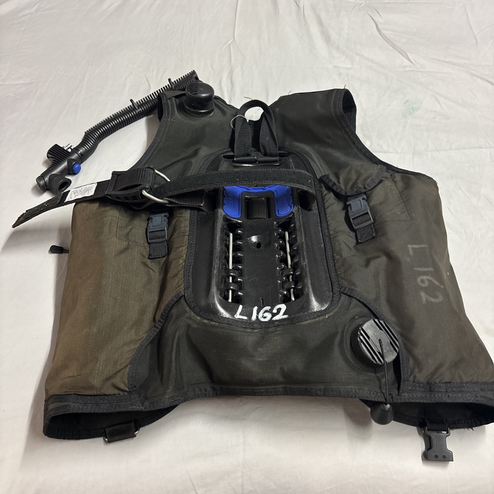 SeaQuest Spectrum ADV Size Large – Model 343404