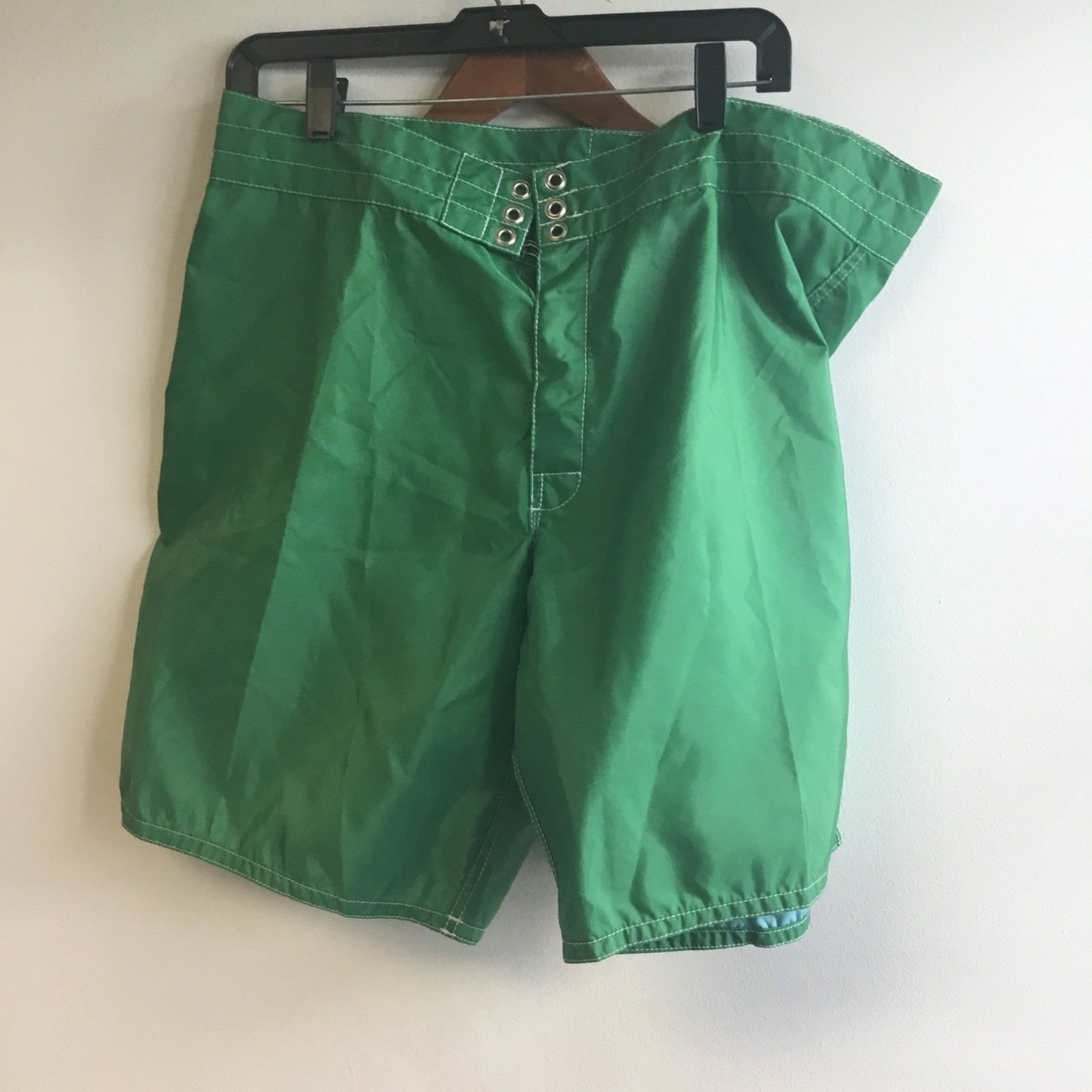 Regular Green Bird well Shorts Surf Surfing 18” Hip To Hip, 20” Waist To Bottom