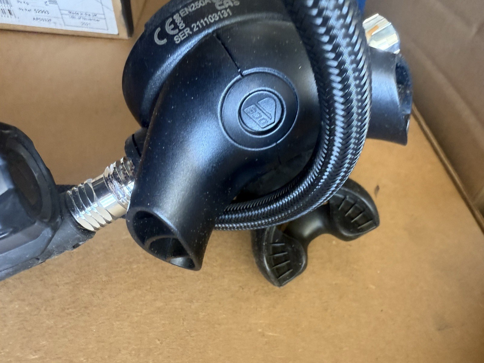 Apeks XTX50 Regulator DST Yoke A-Clamp Braided Hose Complete w/ Box – Brand New