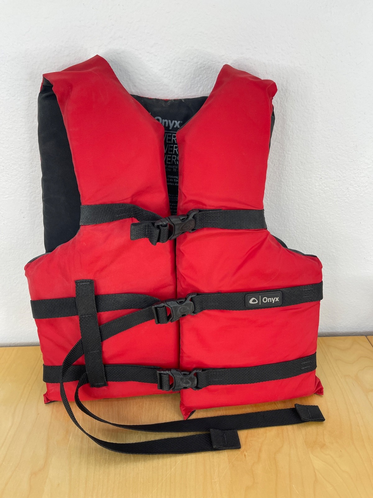 2 Onyx Adult Universal Life Jacket General Purpose Red Gently Used 32-52 Inch