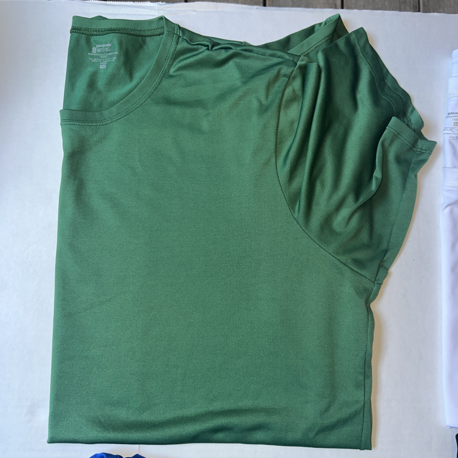 Lot Of 4 (2 S/S + 2 L/S) Patagonia Rash Guards Swim Shirts 2XL White Black Blue+