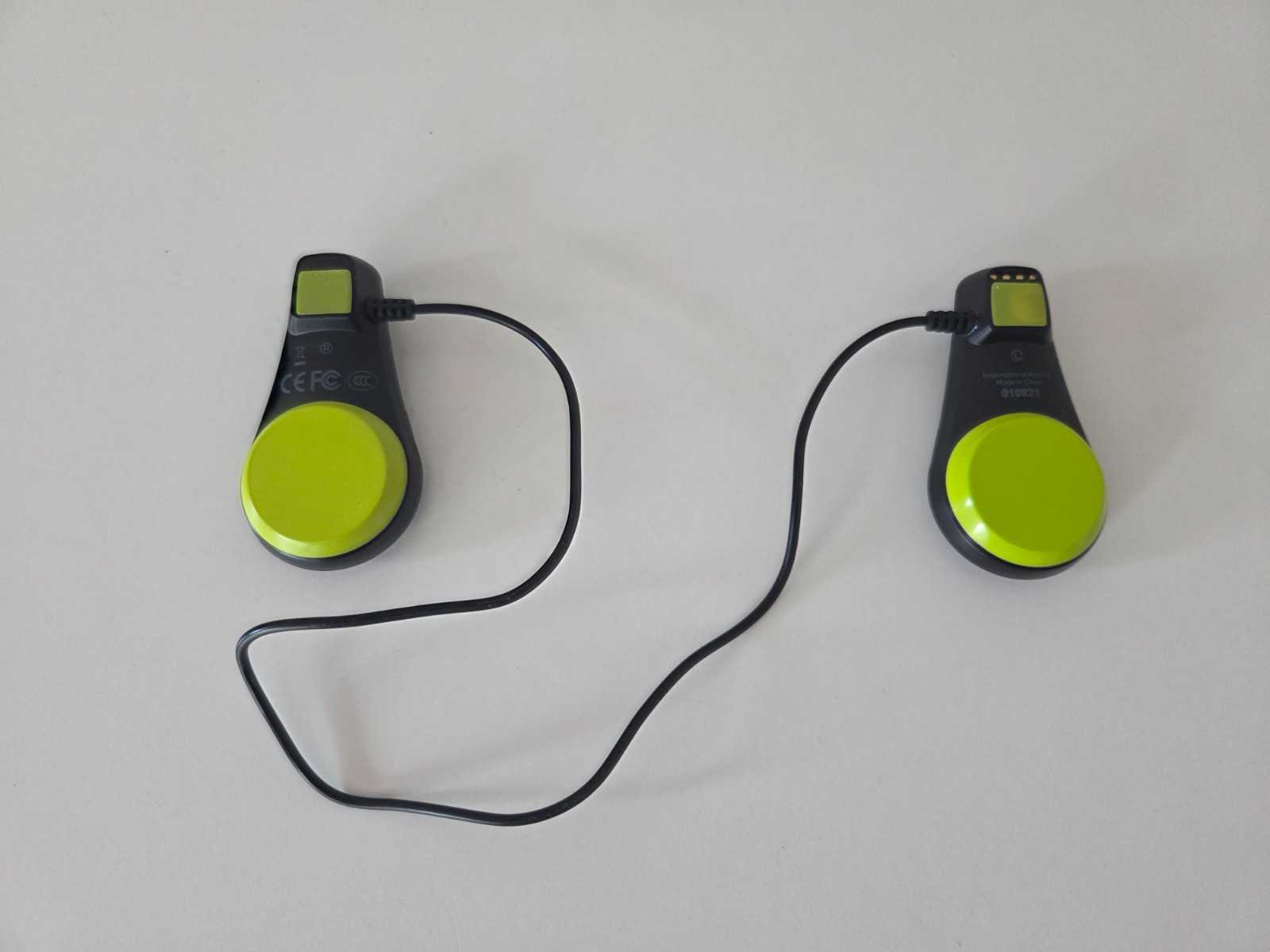 FORM Swim Smart 1 Display Swim Goggles & 2 Finis MP3 Players – Lightly Used