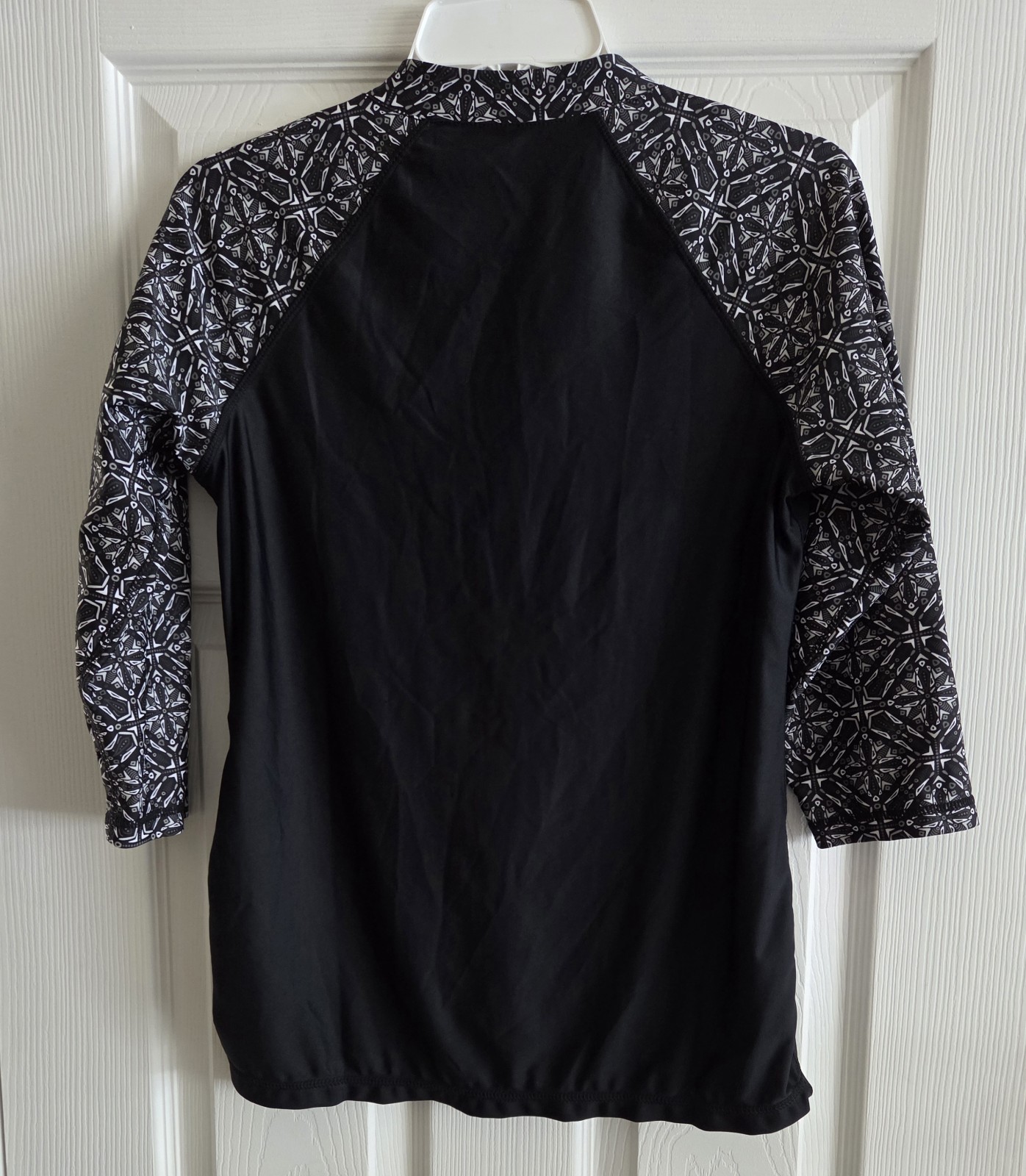 UV Skinz Rash Guard Women’s M Black Gray UPF 50+ Sunwear Long Sleeve Swim Shirt