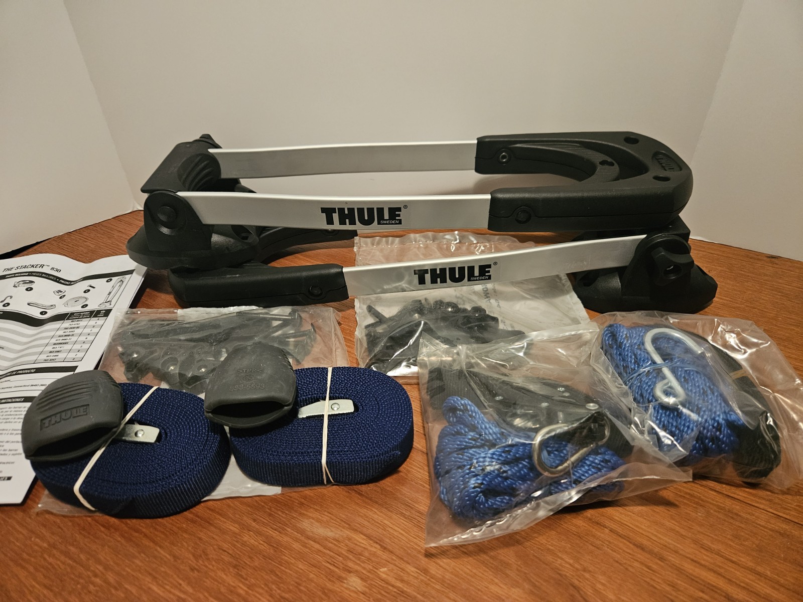 Thule – The Stacker 830 – Rooftop Vertical Multi Kayak Carrier