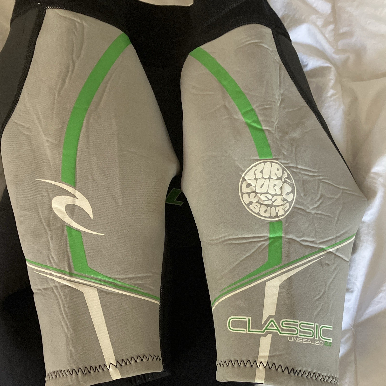 RIP CURL Classic Unsealed Shorty Youth Wetsuit Size 14 Black Gray Green