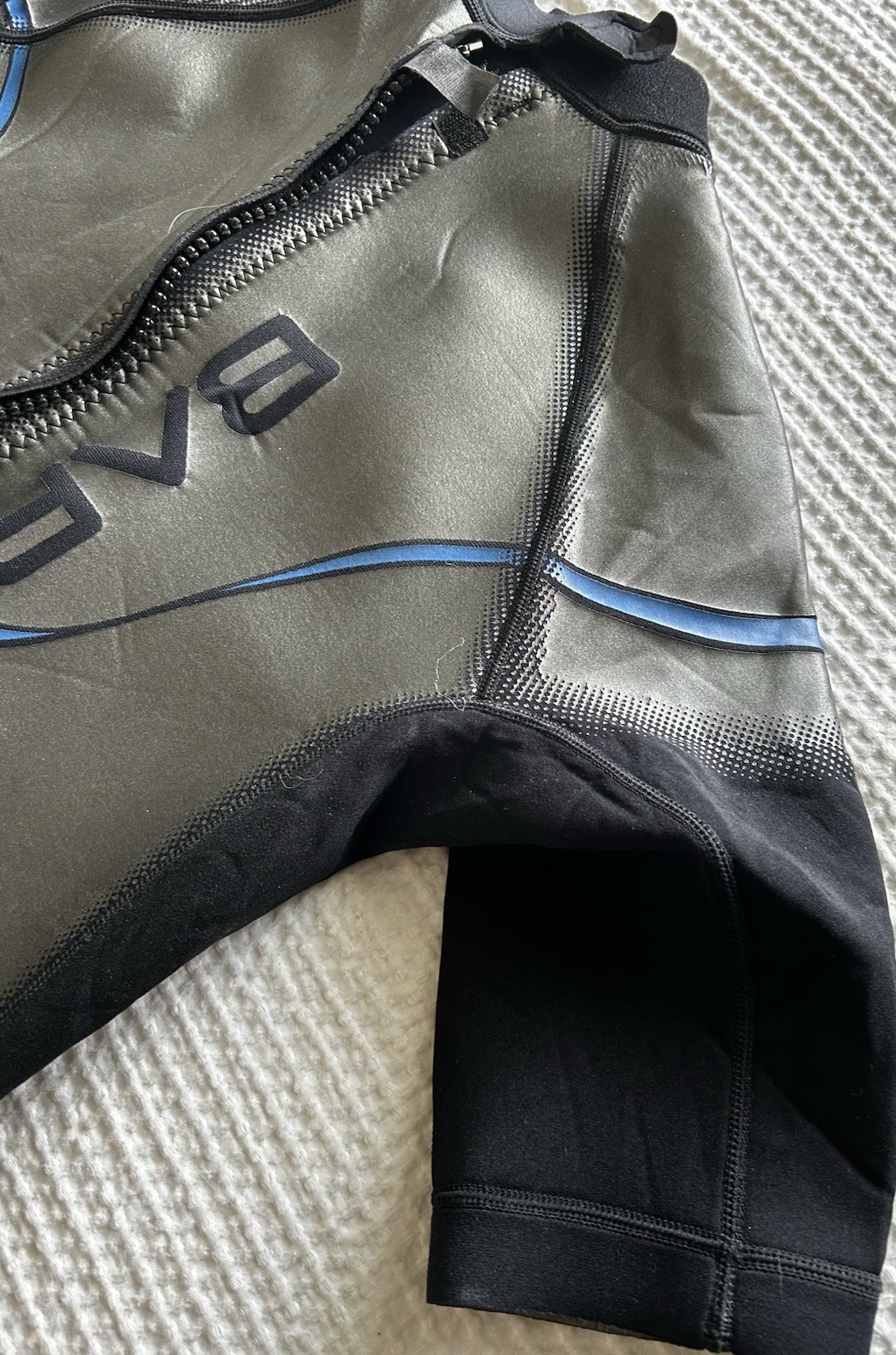 Bare Plazma Shorty Wetsuit Men’s XL 2/2 mm Black Silver Powerstretch Surf