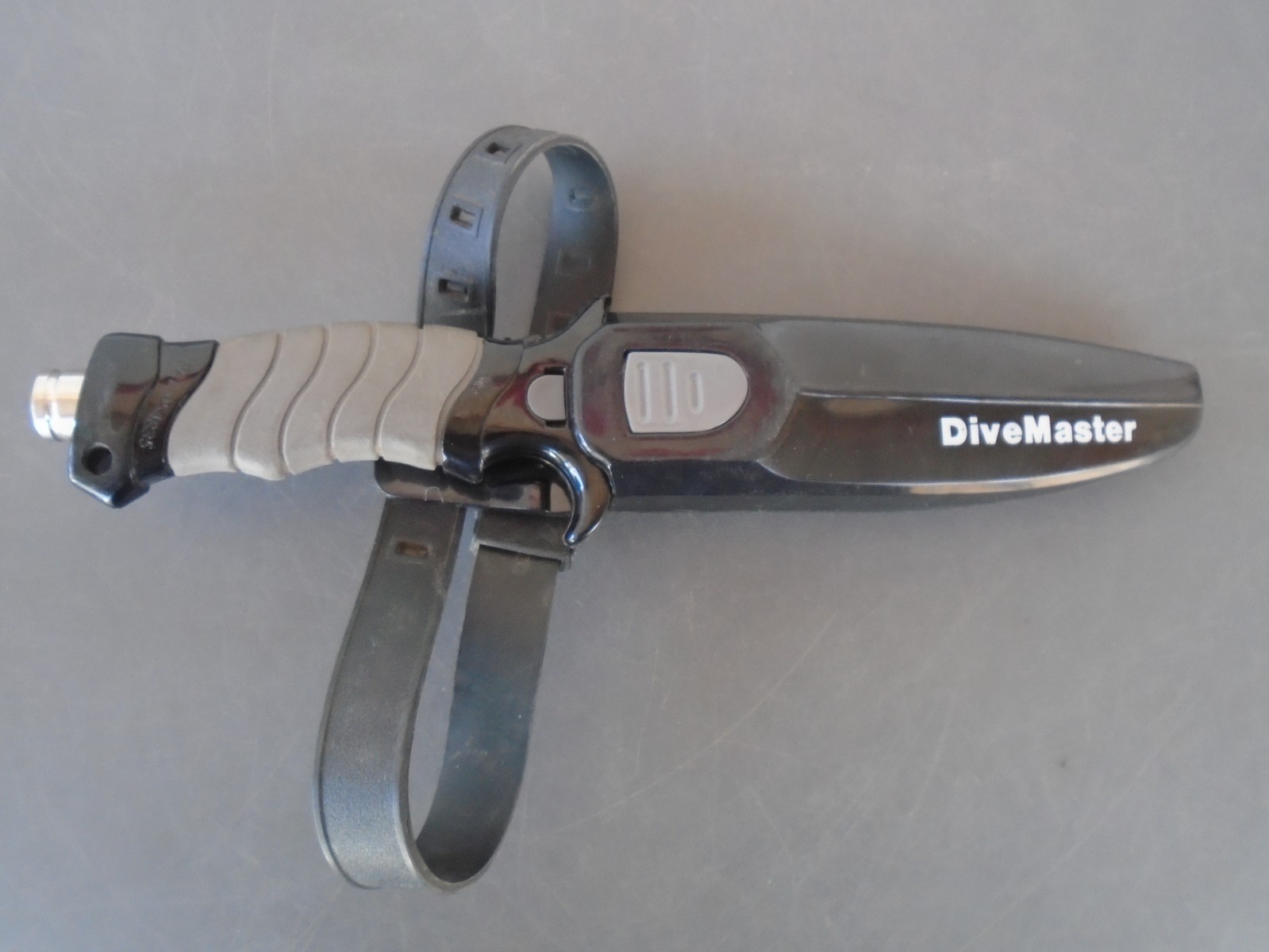 11″ DIVE MASTER 420 Stainless Dive Knife with Plastic Sheath & Rubber Leg Strap