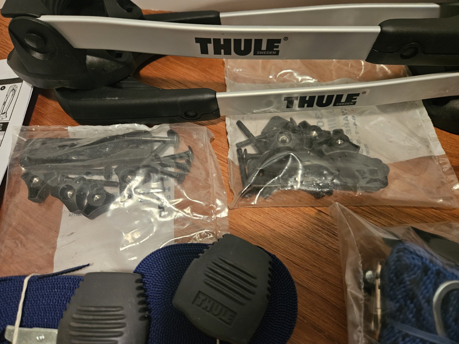 Thule – The Stacker 830 – Rooftop Vertical Multi Kayak Carrier