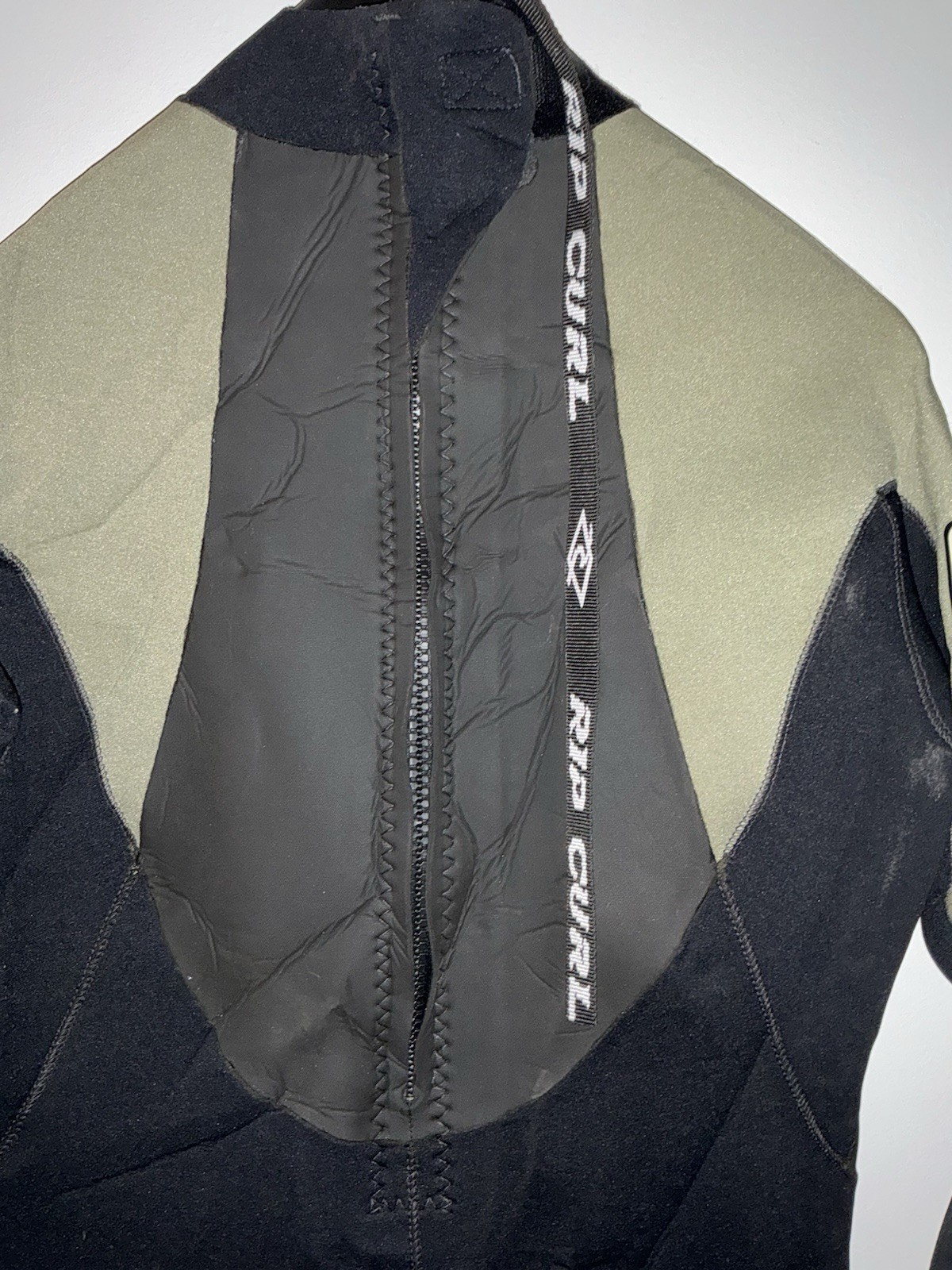 Rip Curl Classic Wet Suit Mens XL – Black & Army Green – Rare