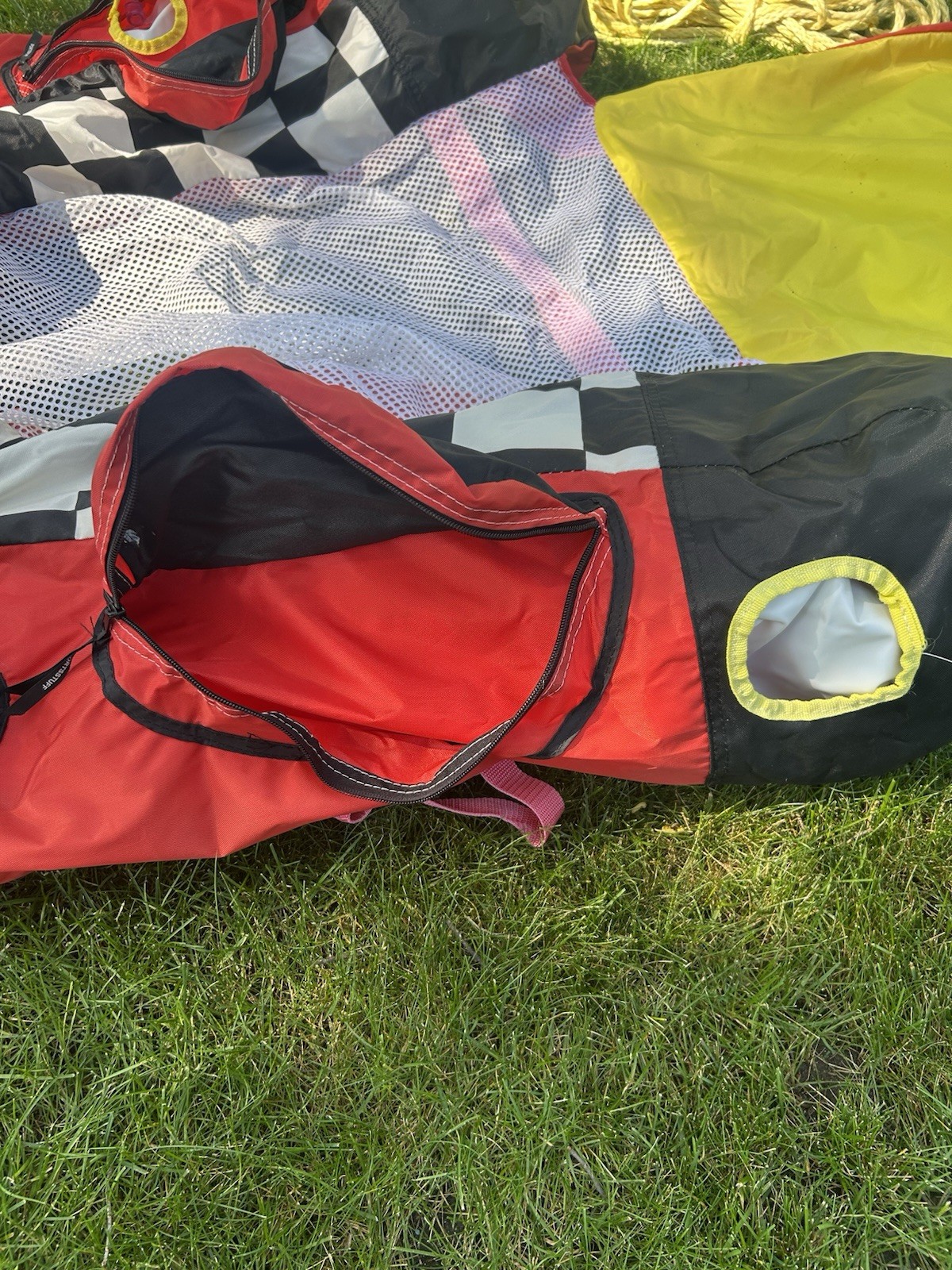Sportsstuff Siesta Lounge – Durable Floatable Lounge with Heavy-Duty Cover