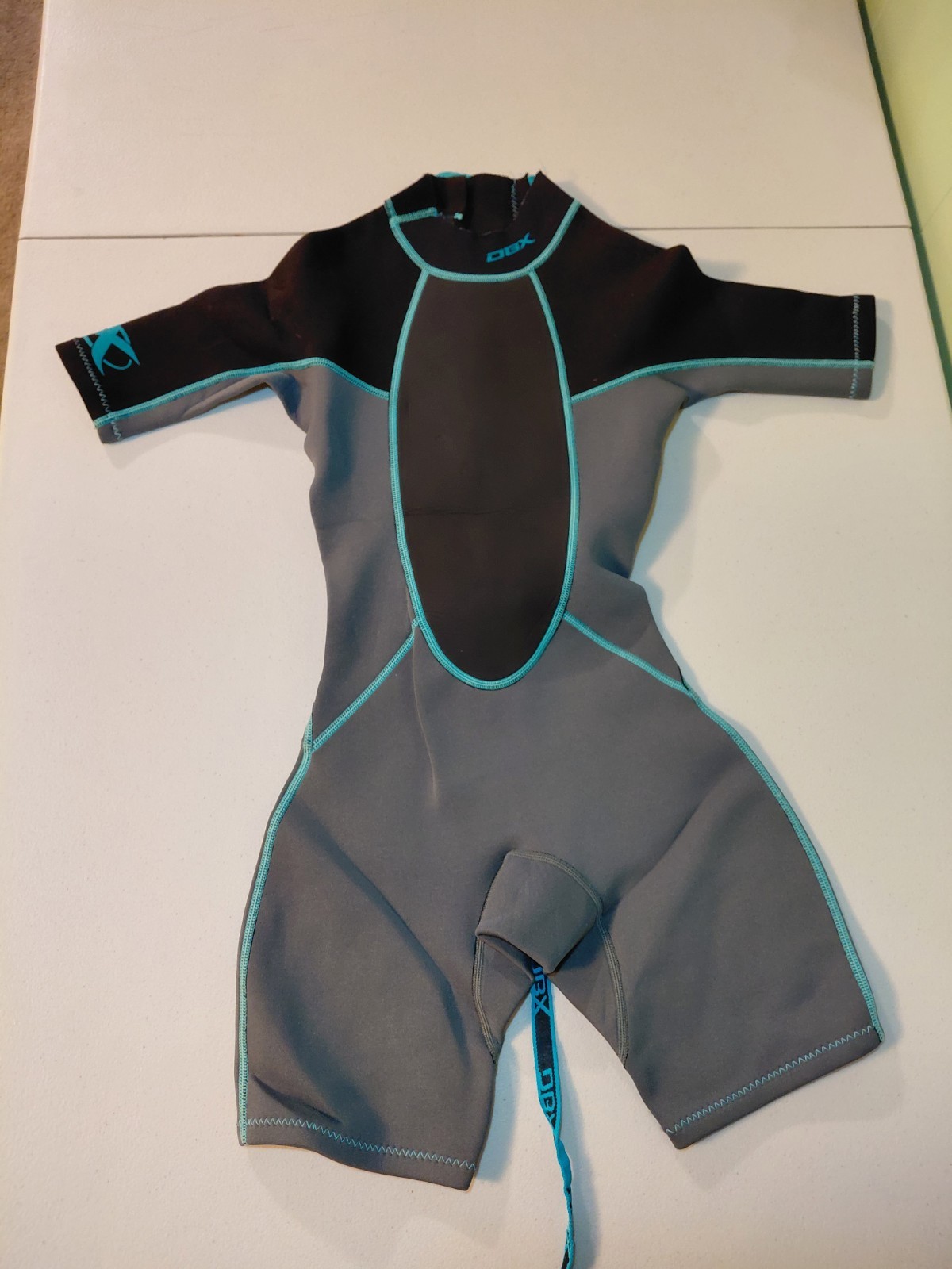 DBX Youth Wetsuit Size 4 Short Sleeve Gray Black Blue Front Zip