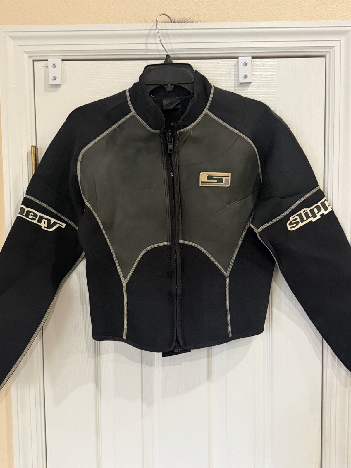 Slippery Wetsuit Jacket Size XL