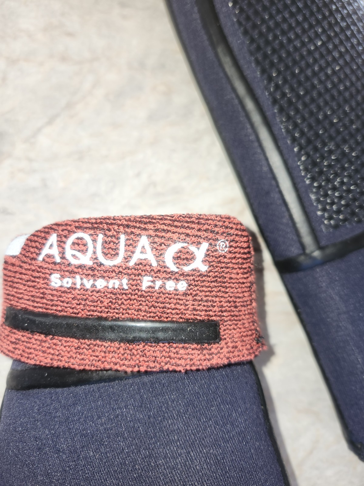Aqua ,, Super Thick At Least 8 Mm , Cold Weather, Mitton Slyle