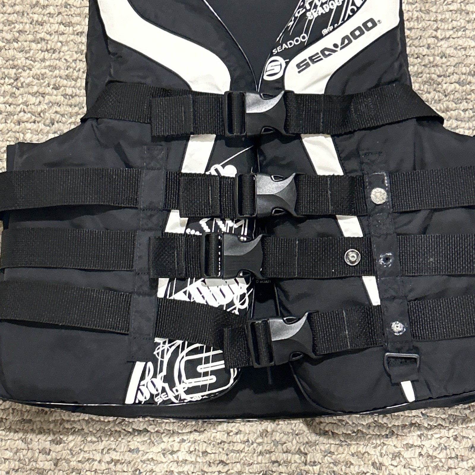 Sea Doo 1714 Ski Wakeboard Vest Unisex Size MED. Black Gray Pre-Owned