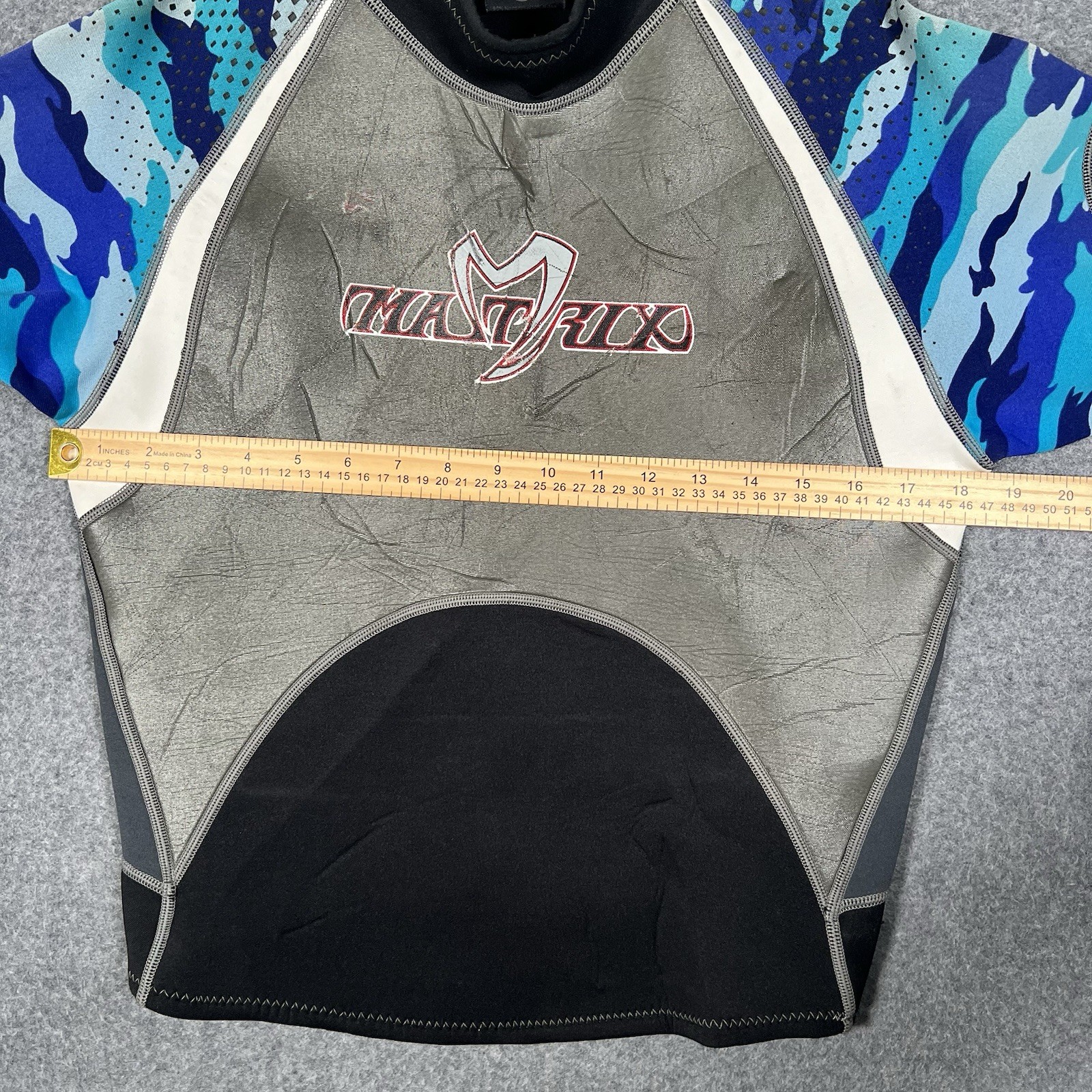 Slippery Matrix Wetsuit Long Sleeve Top L Blue Camo Pullover Neoprene Swim Surf
