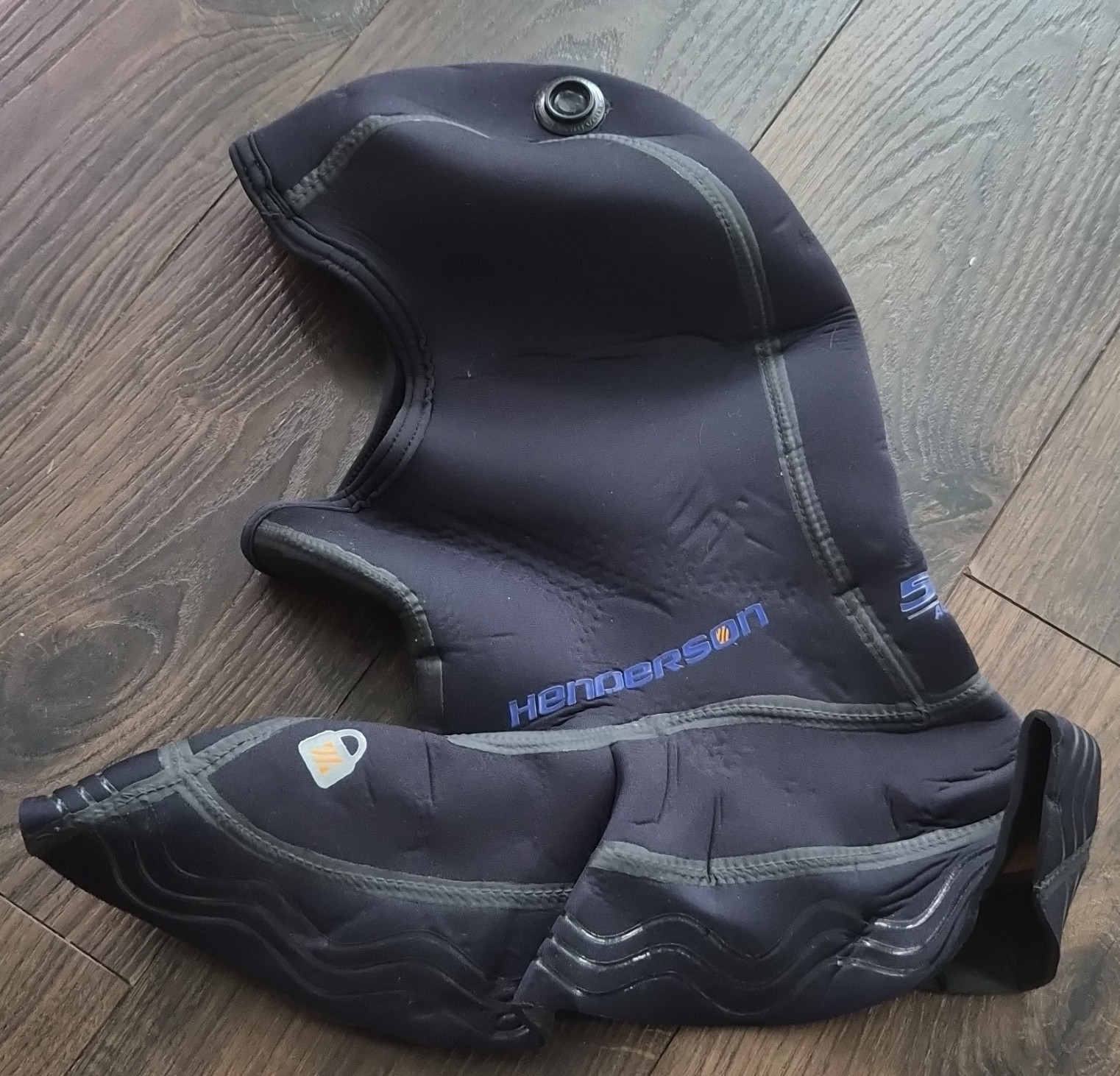 Henderson AquaLock 5/3mm Neoprene Wetsuit Hood, Black/Gray, Size XS