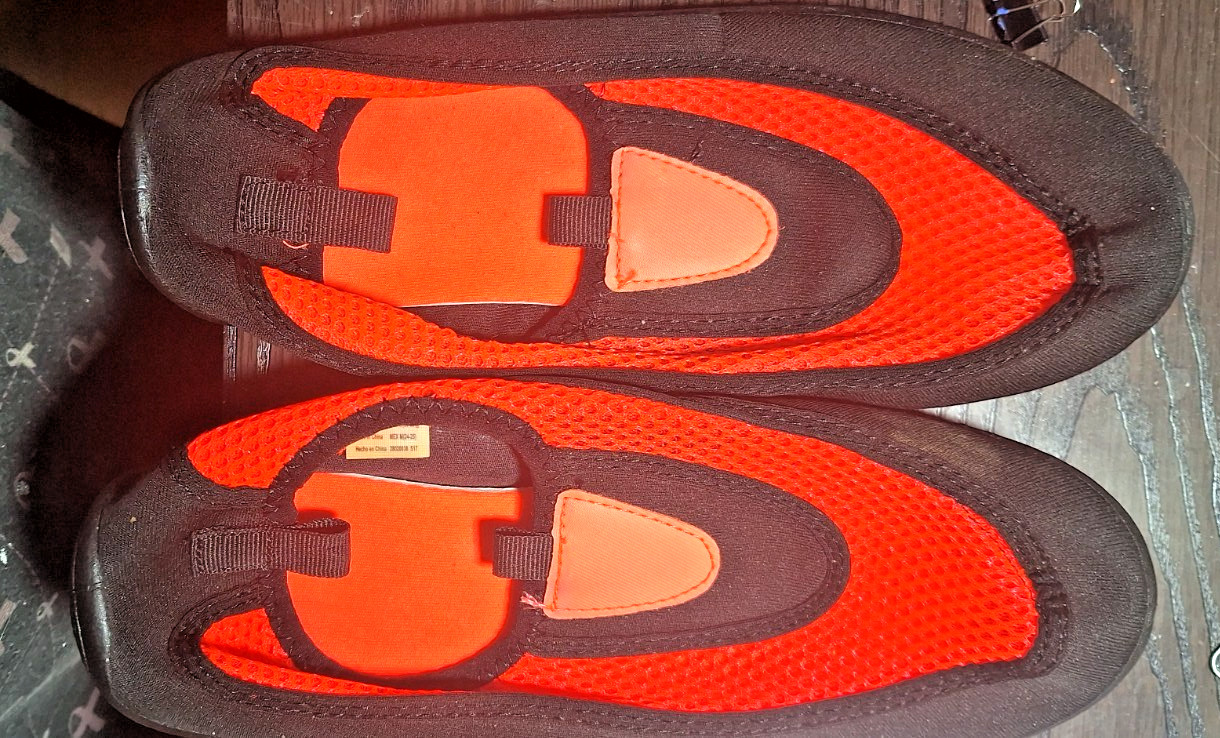 NWOT NEON ORANGE and Black Ladies Womens Water Shoes Size 7 – FREE SHIPPING!