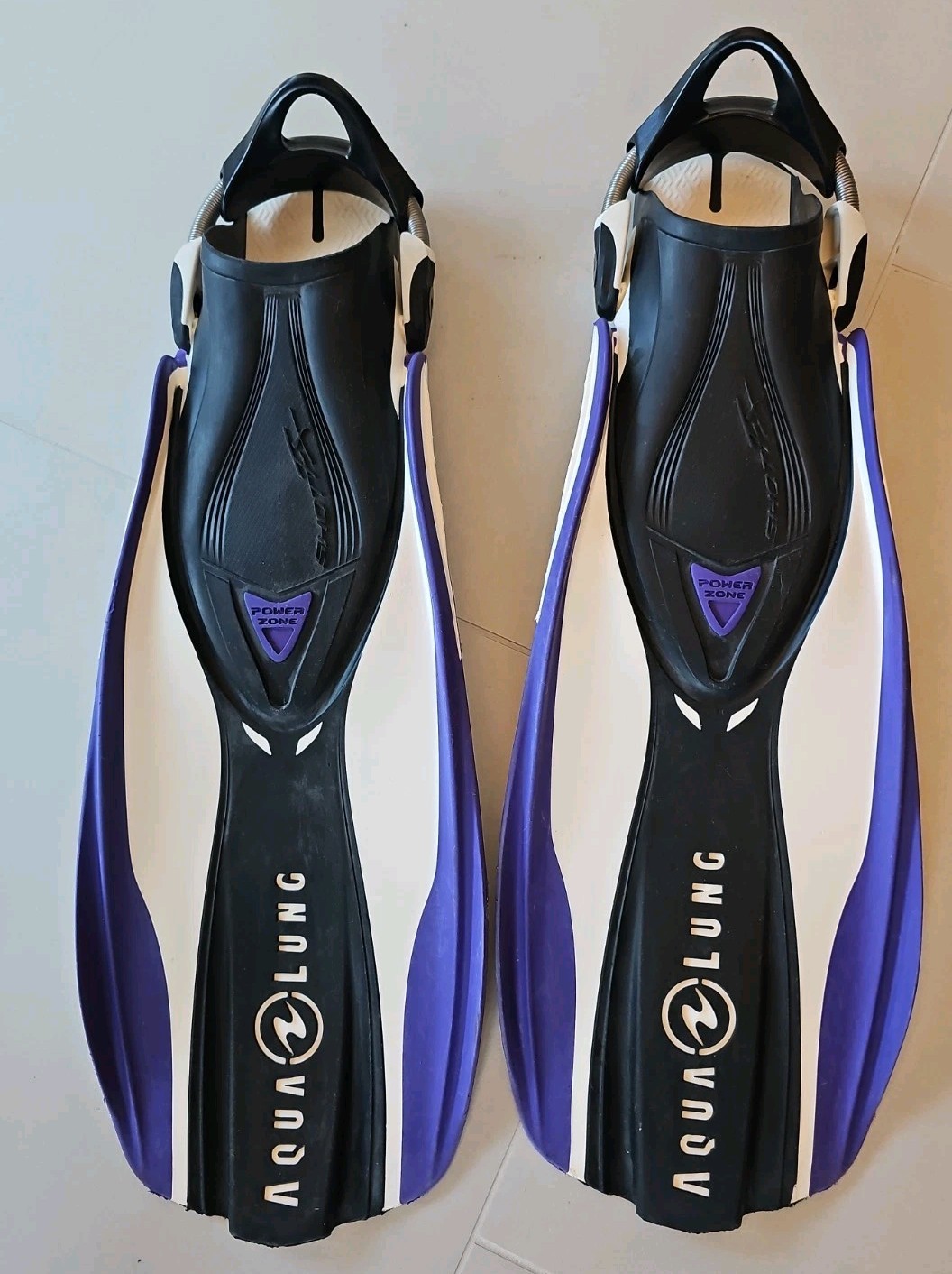 Aqua Lung Shot FX Scuba Diving Fins Womens Size R White,Black & Purple Pre-owned