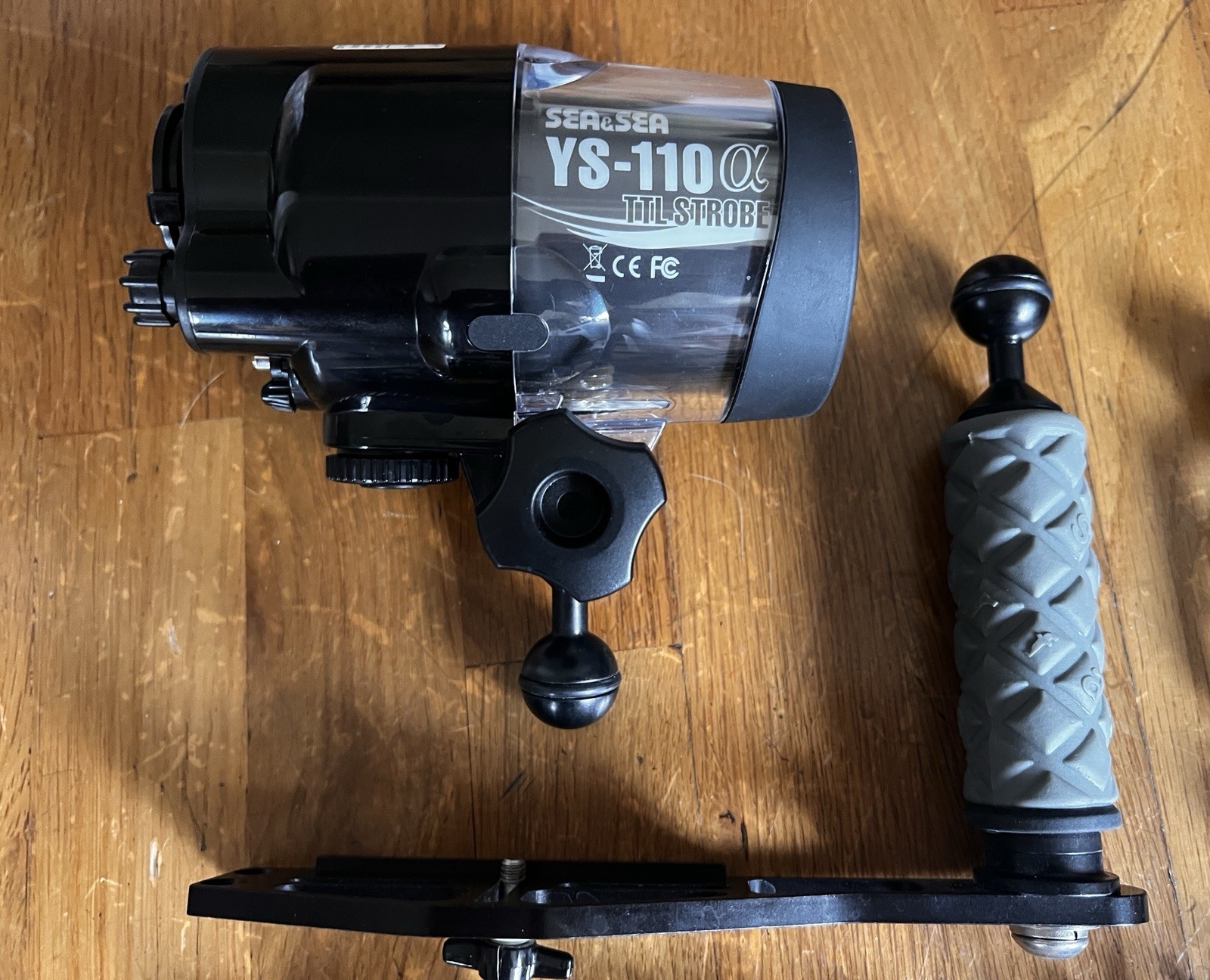 SEA & SEA YS-110a TTL STROBE-Never Used+2 Camera Plates,Serfas Post+Conn.+AKONA