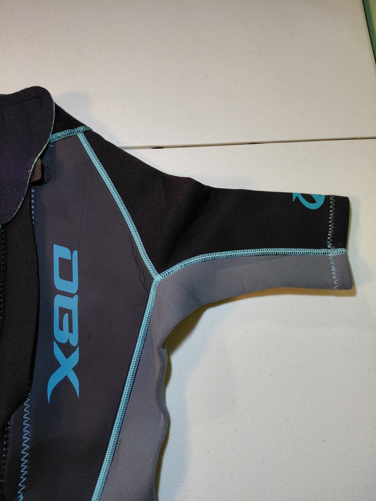 DBX Youth Wetsuit Size 4 Short Sleeve Gray Black Blue Front Zip
