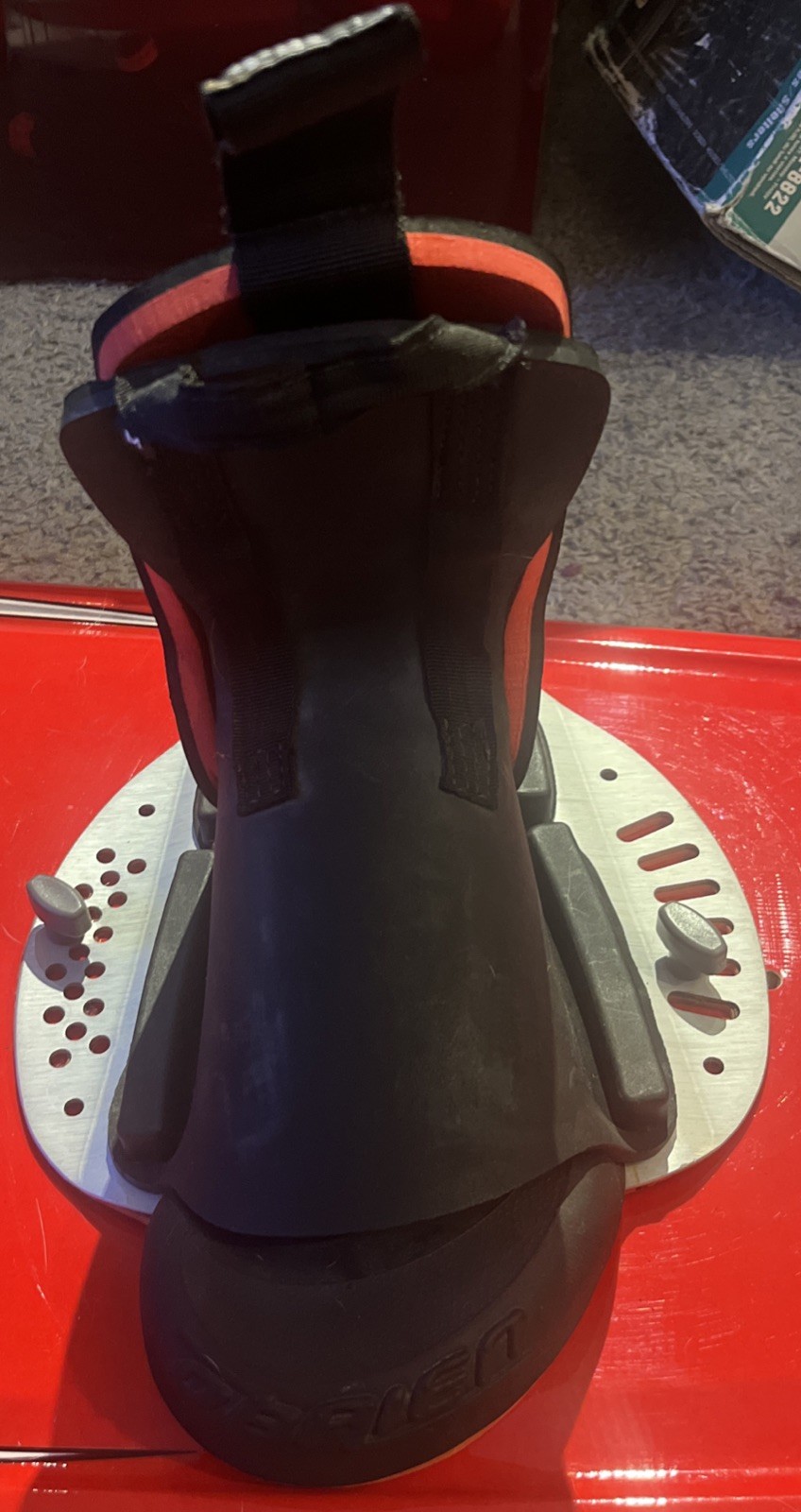 Obrien Straight Line Rail 132 Wakeboard W/Boots NO Rubber Covers