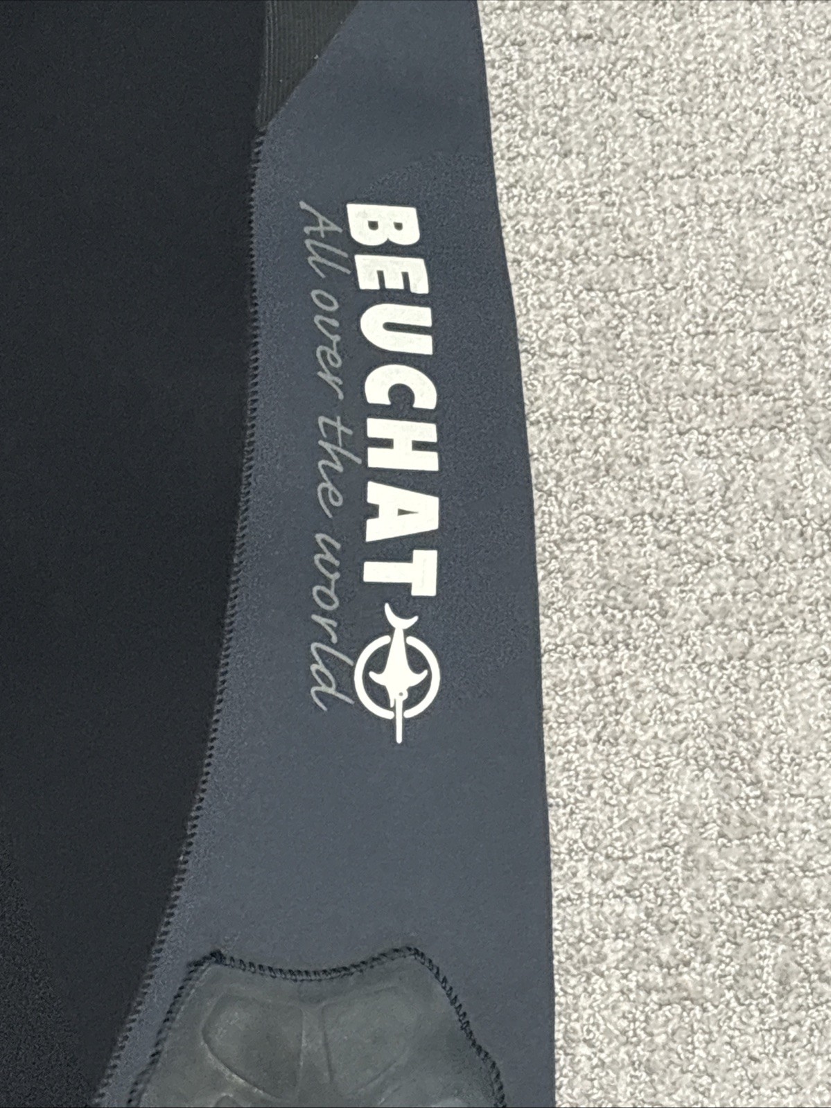 Beuchat brand men’s black & gray full-length neoprene wetsuit Size Medium