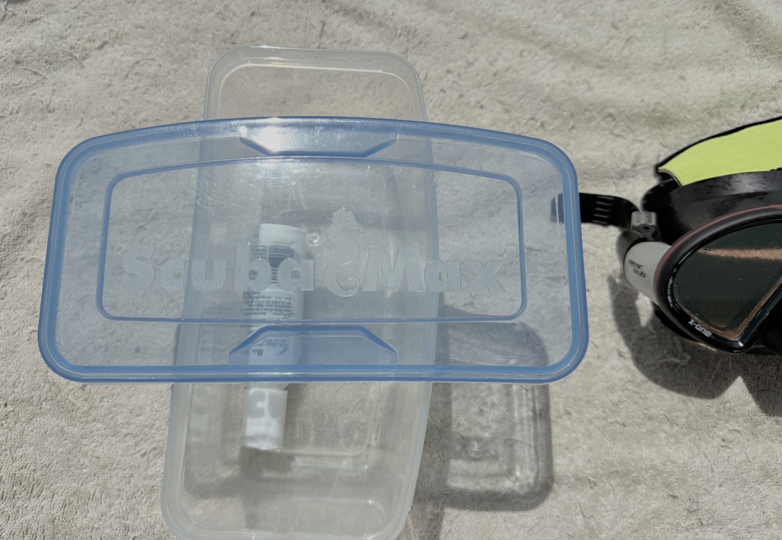 SEA C SUB DIVER’S MASK WITH BOTTLE OF LEN’S DEFOG – AS PICTURED