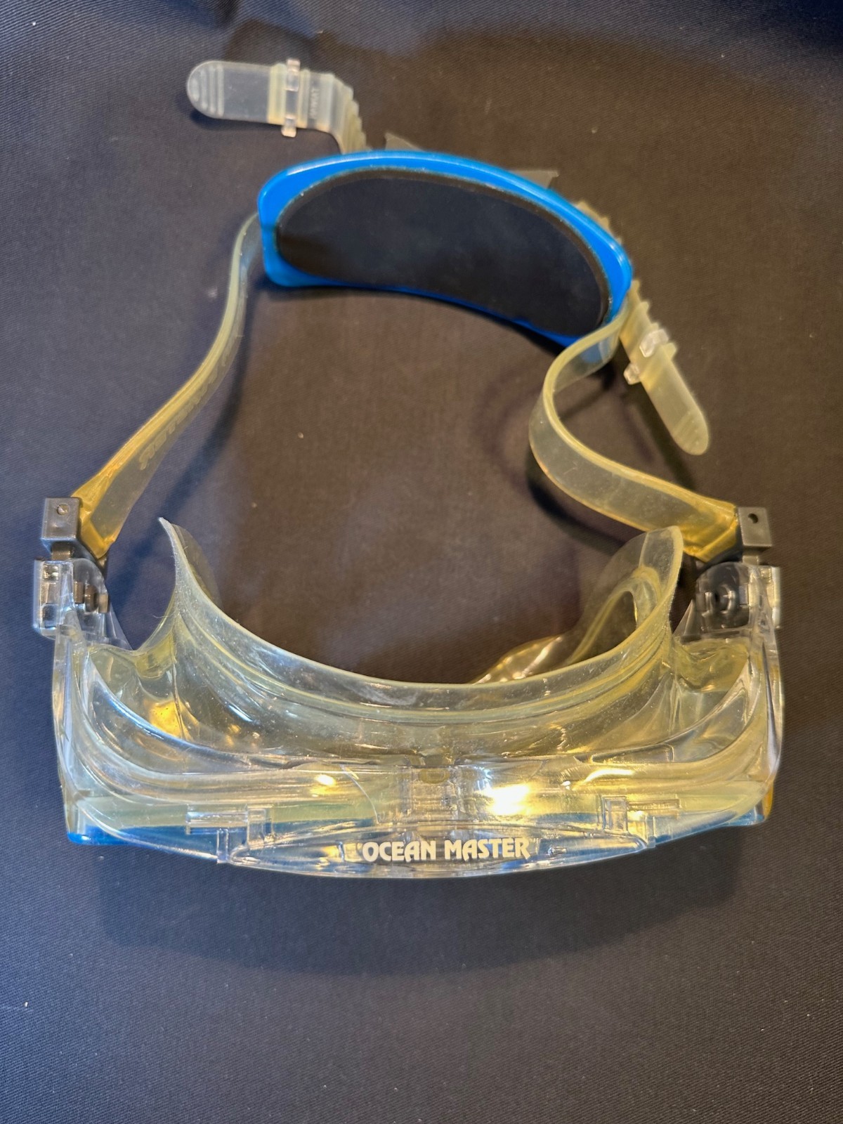Ocean Masters Q Strap Purge Valve Tempered Glass Diving Mask Goggles with Case