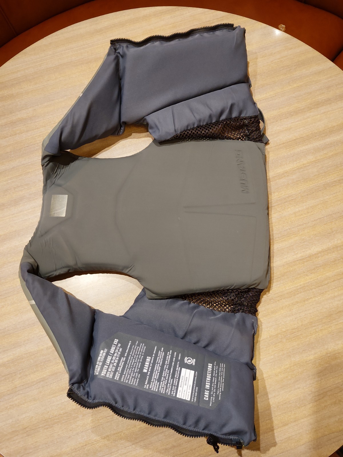 Mustang Survival mv3300 type 3 life vest adult xxs / youth xl
