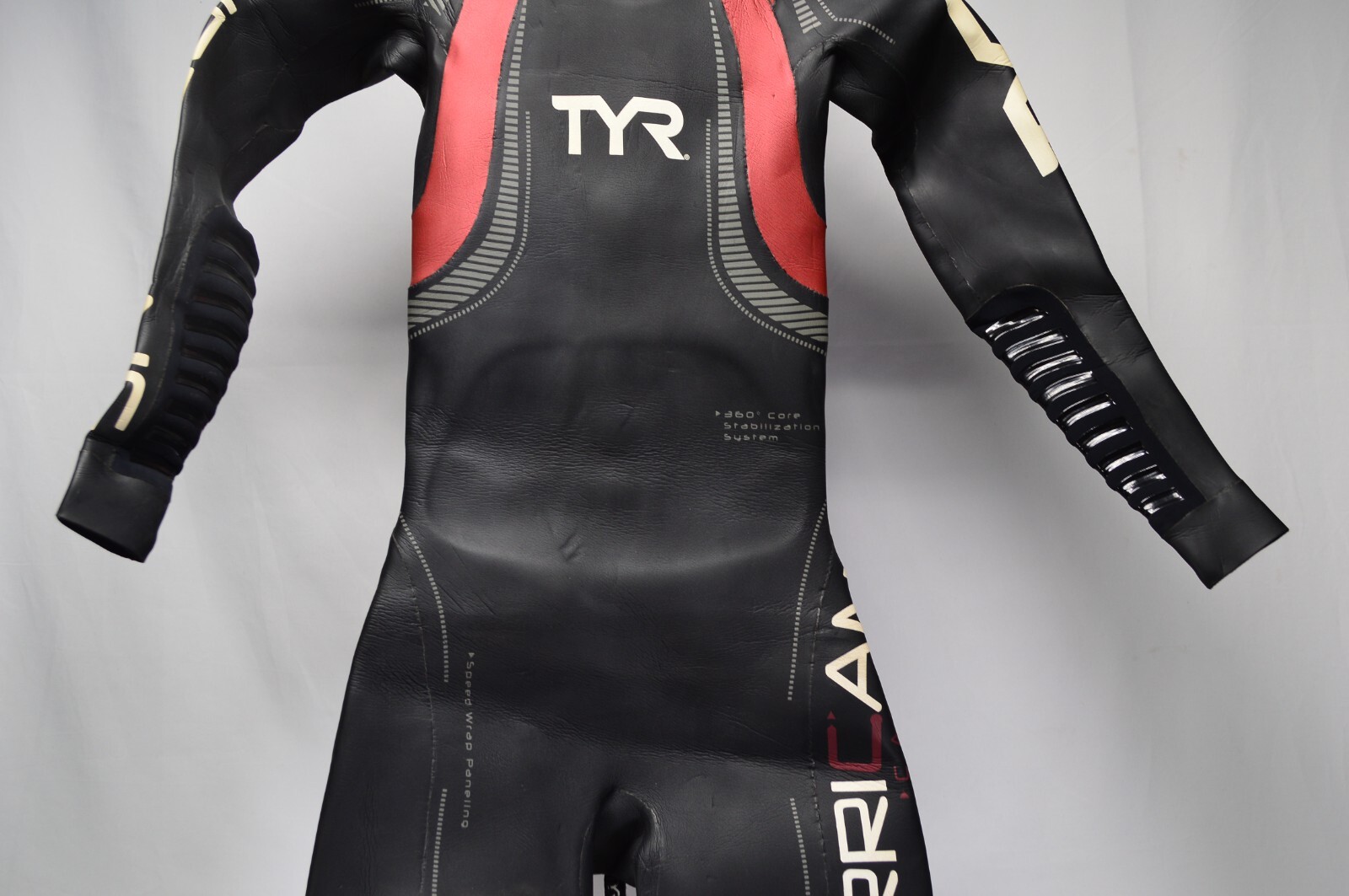 TYR Hurricane Cat 5 Black Red Full Sleeve Wetsuit Womens Small DEMO