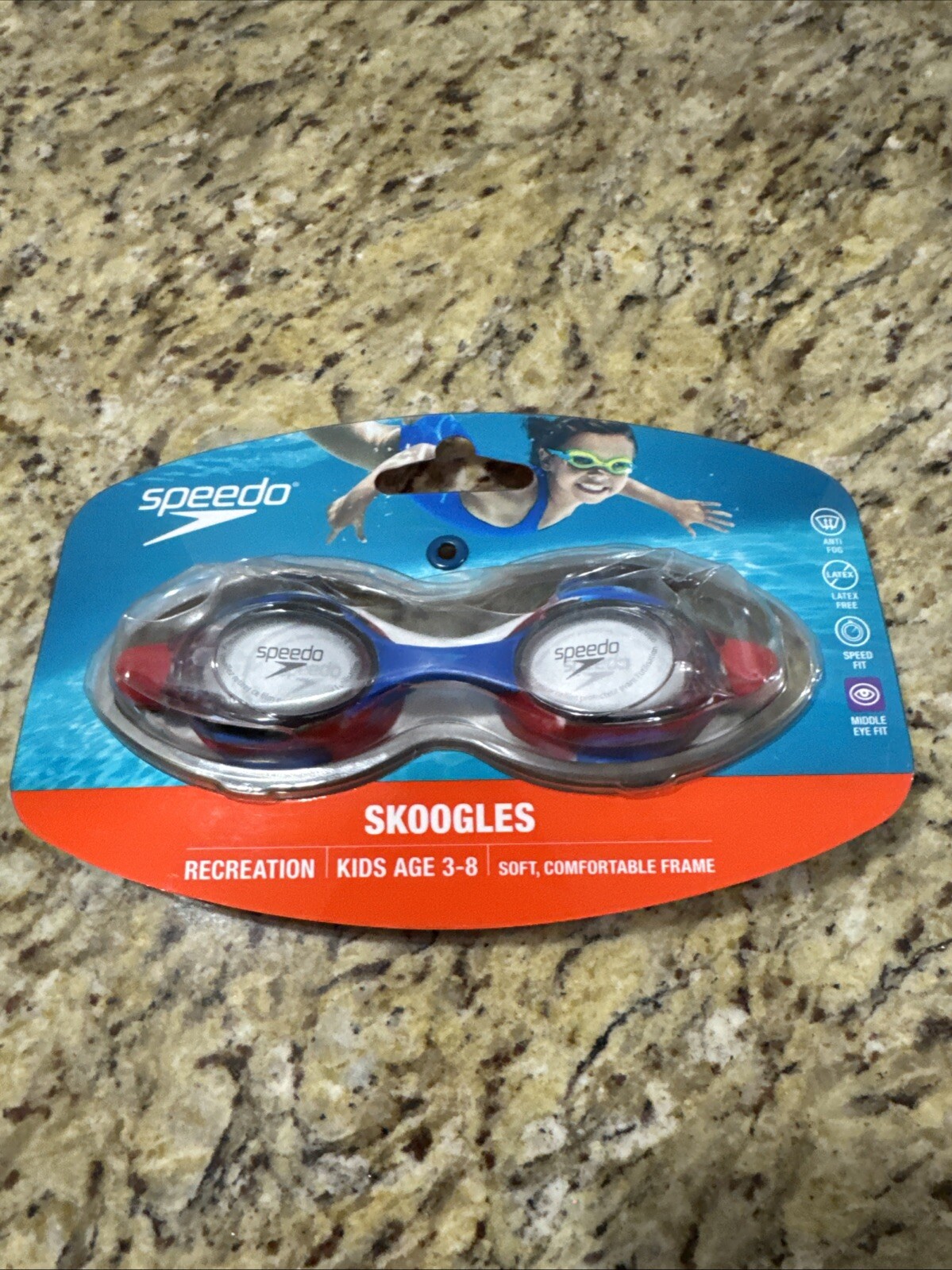 Speedo Unisex-Child Swim Goggles Skoogle Ages 3-8 – Red/White/Blue swimming gogs