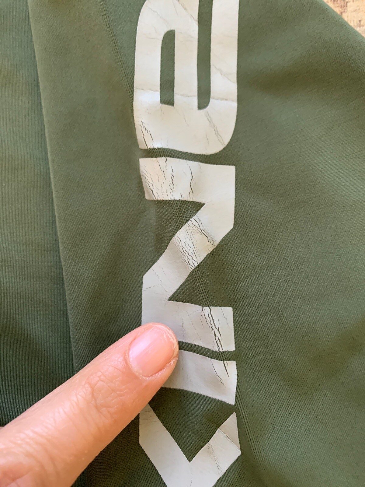 Dakine Men’s Rash Guard Size S Small Preowned Army Green