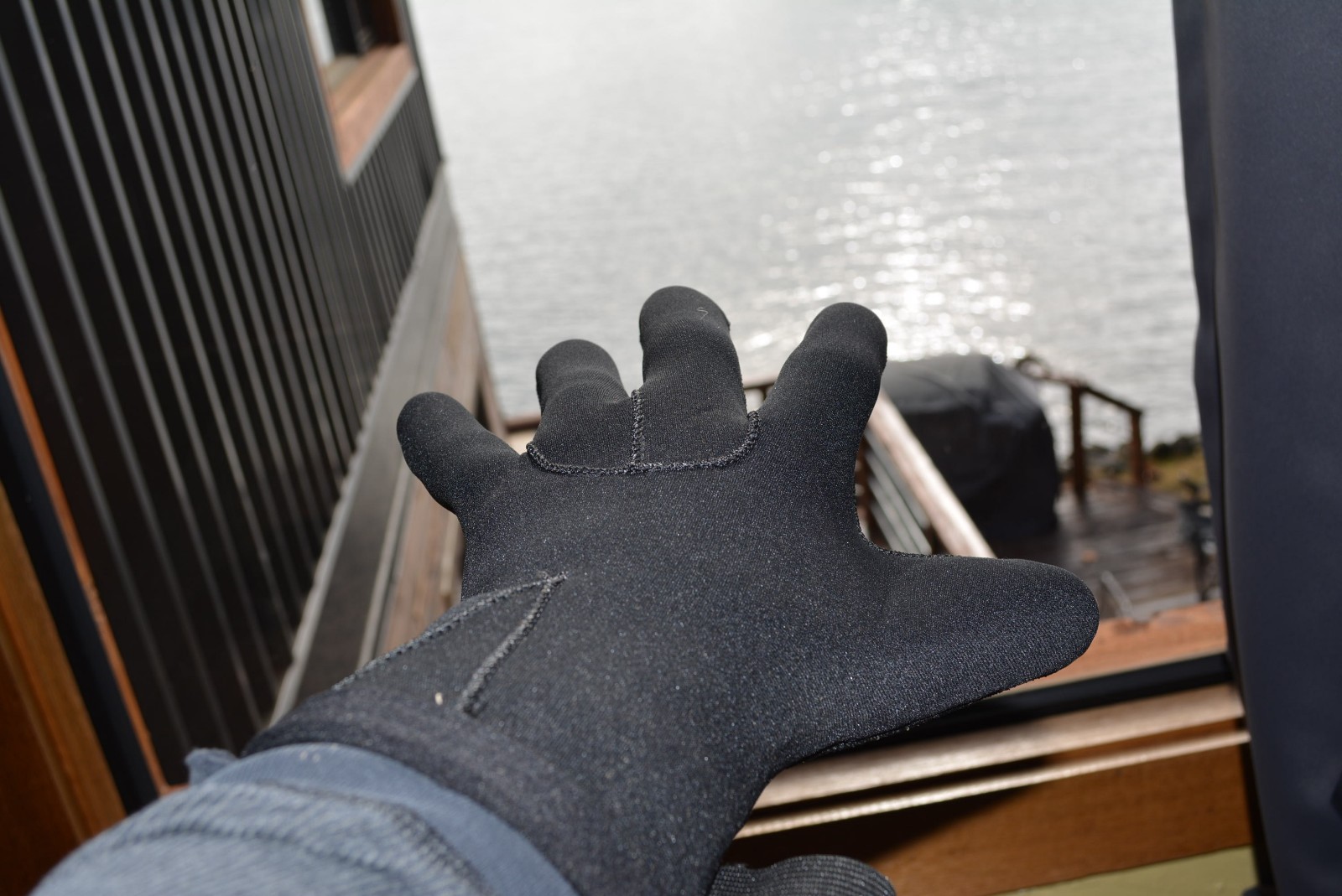 Neoprene gloves 4mm New, nice, the real deal ( GREAT DEAL)