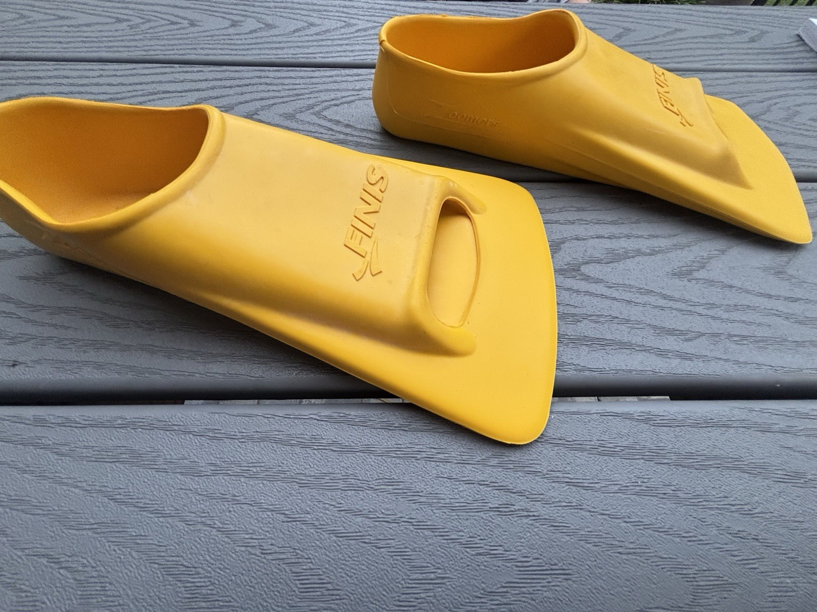 FINIS Zoomers Gold Short Blade Training Fins Female 8 1/2-9 1/2 Male 7 1/2-8 1/2