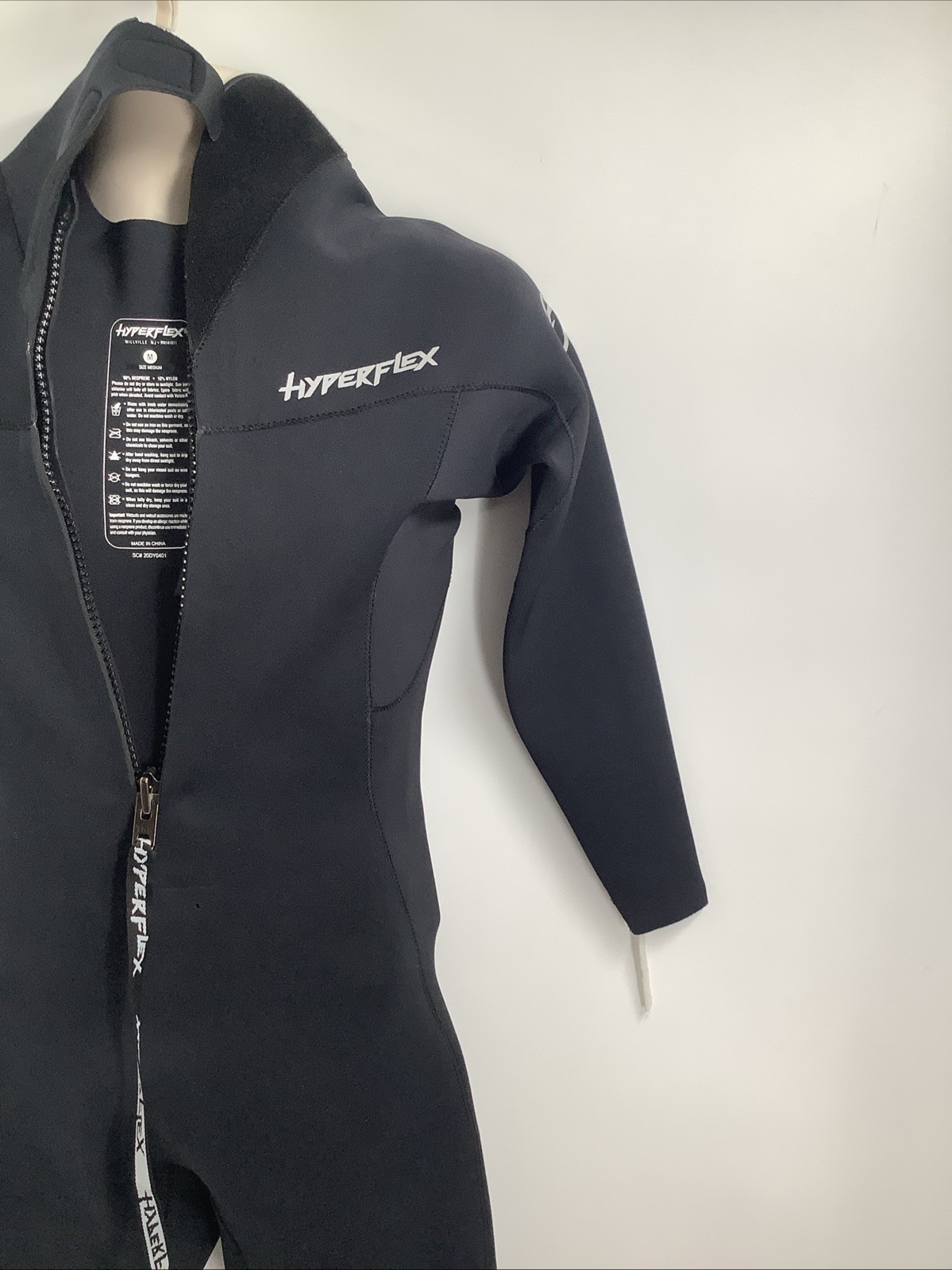 HyperFlex Men’s 3/2 mm VYRL Chest Half Zip Black Wetsuit Size Medium