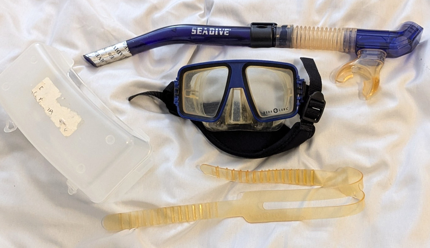 Aqua Lung Hawaii 2 Scuba Diving Mask & SeaDive Snorkel – Tempered Glass w/ Case