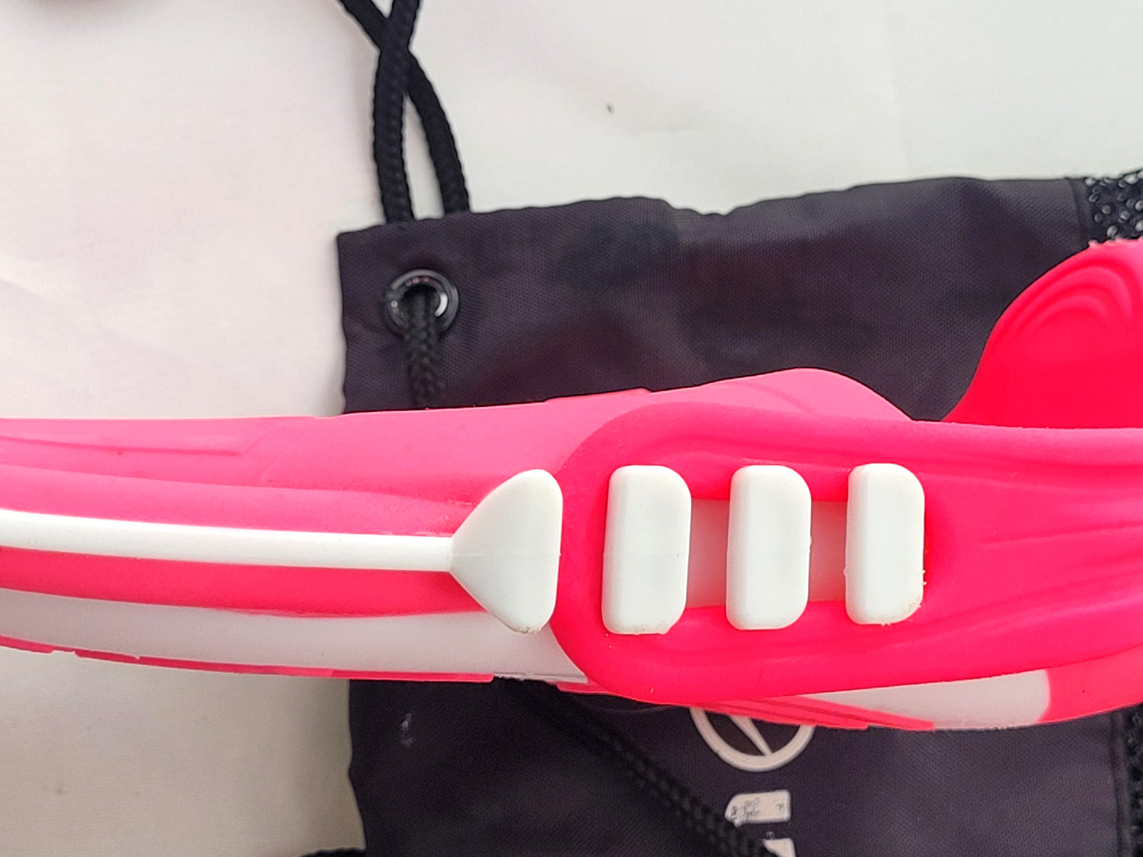 US Divers Flippers, Pink Kids, Size 9-13 With Bag Made in Thailand
