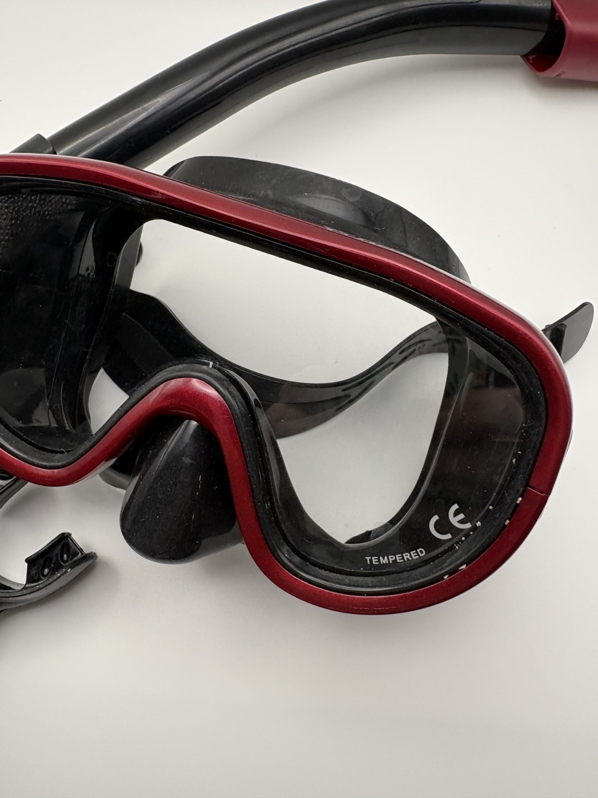 Reef Tourer Adult Snorkeling Googles & Mask Set Red Black tempered Glass