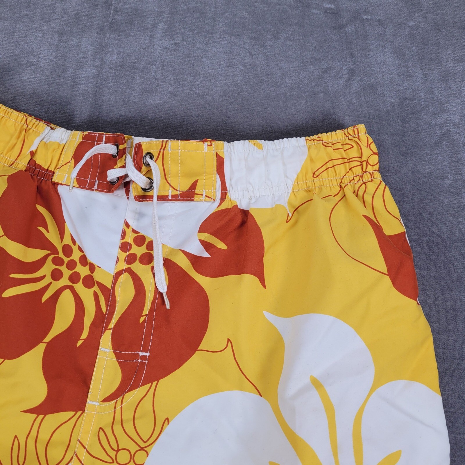 Nike Y2K Floral Swim Trunks Hawaiian Yellow Orange White Mens Medium M