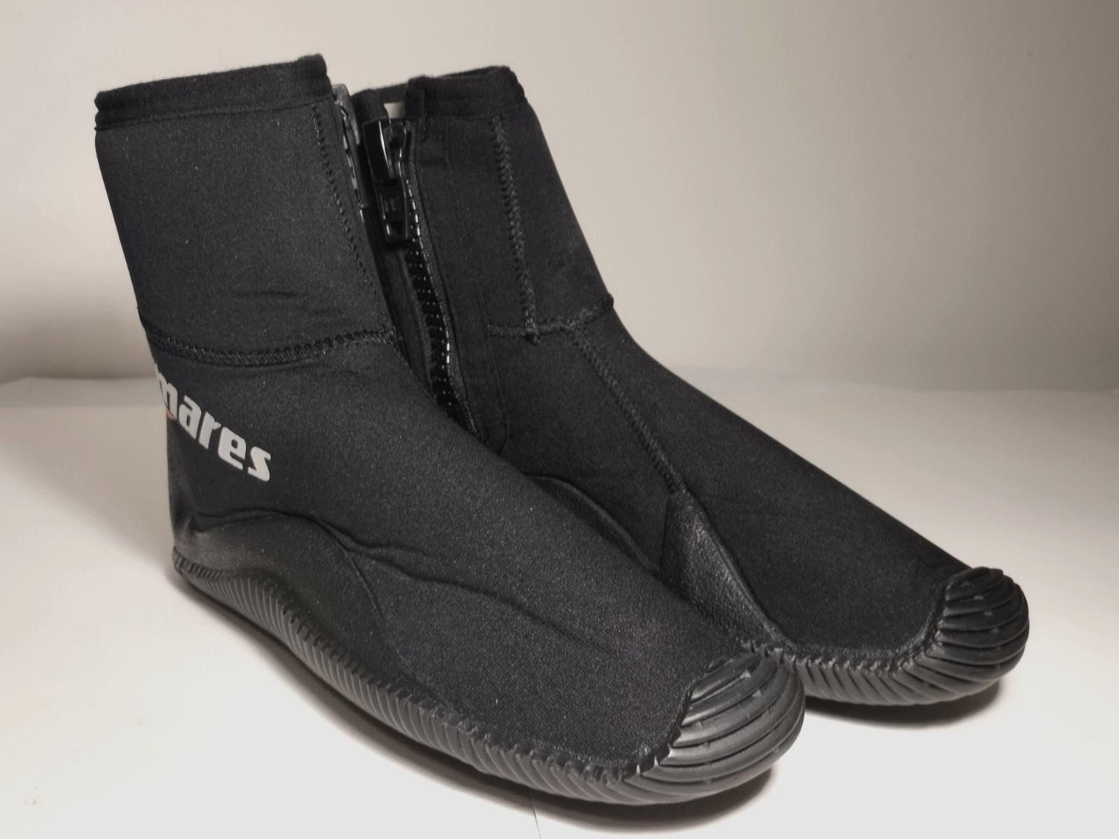 Mares 5mm Classic Diving Boots 5 – Size 10 – with Zipper Unisex NEW