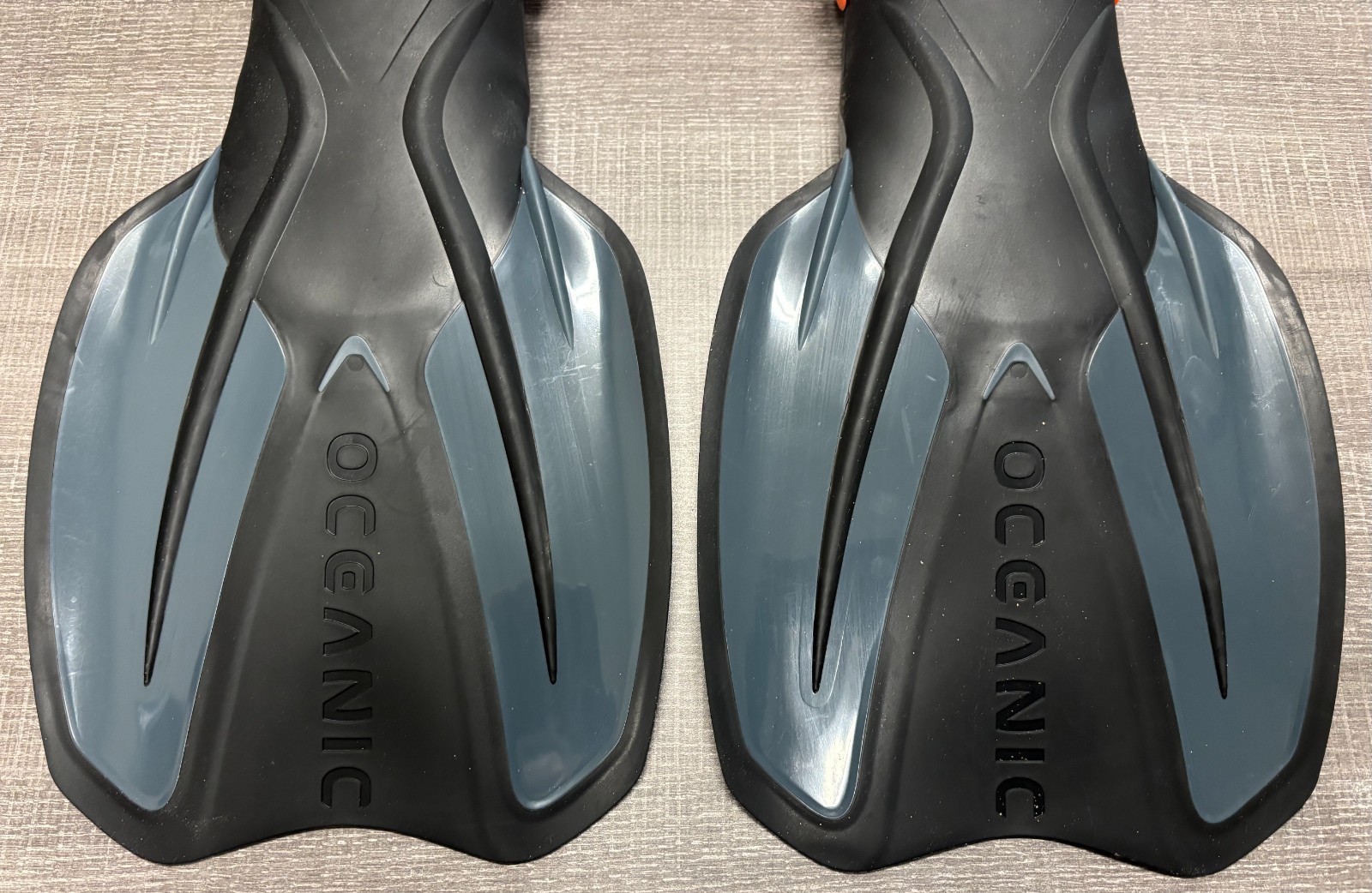 Adult Oceanic Snorkeling Set (Gray) – Size Men’s 9-13/Women’s 10-14 (Lot #134)